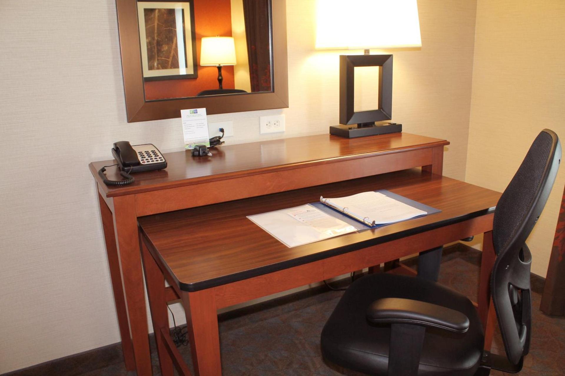 Holiday Inn Express & Suites Paducah West by IHG photo 6