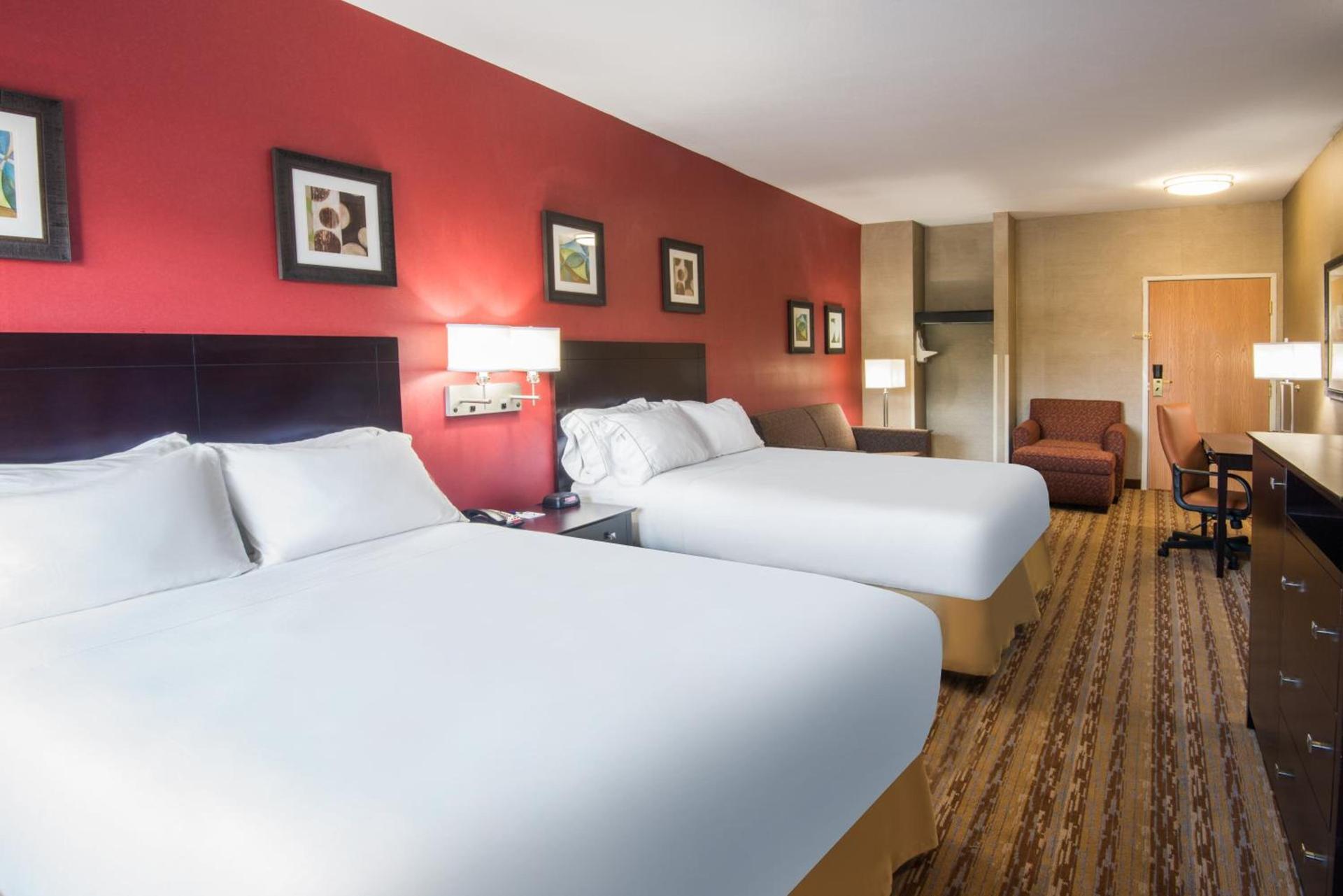 Holiday Inn Express Hotel & Suites Wauseon by IHG photo 24