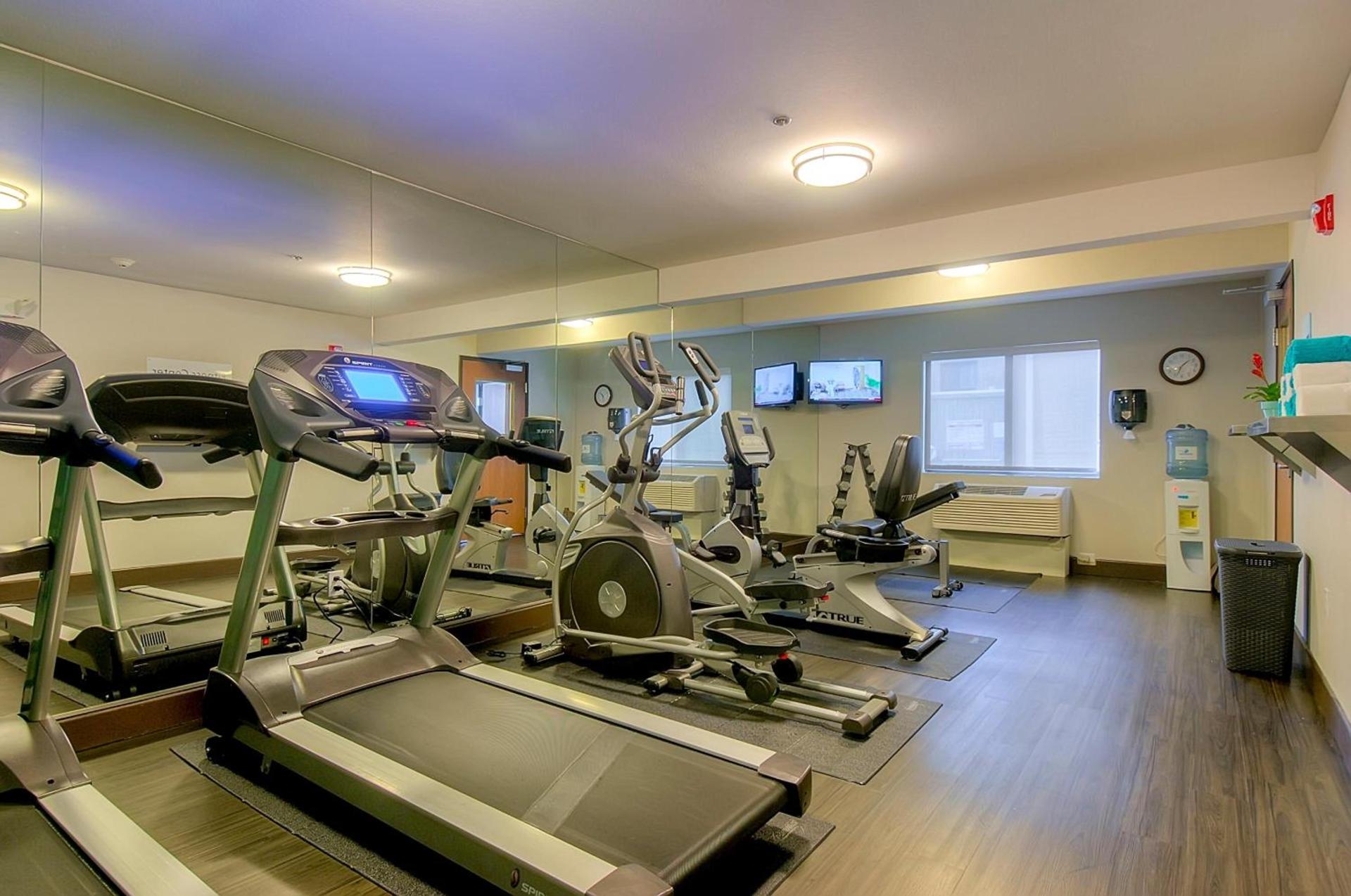 Holiday Inn Express & Suites Carlsbad Beach by IHG photo 3