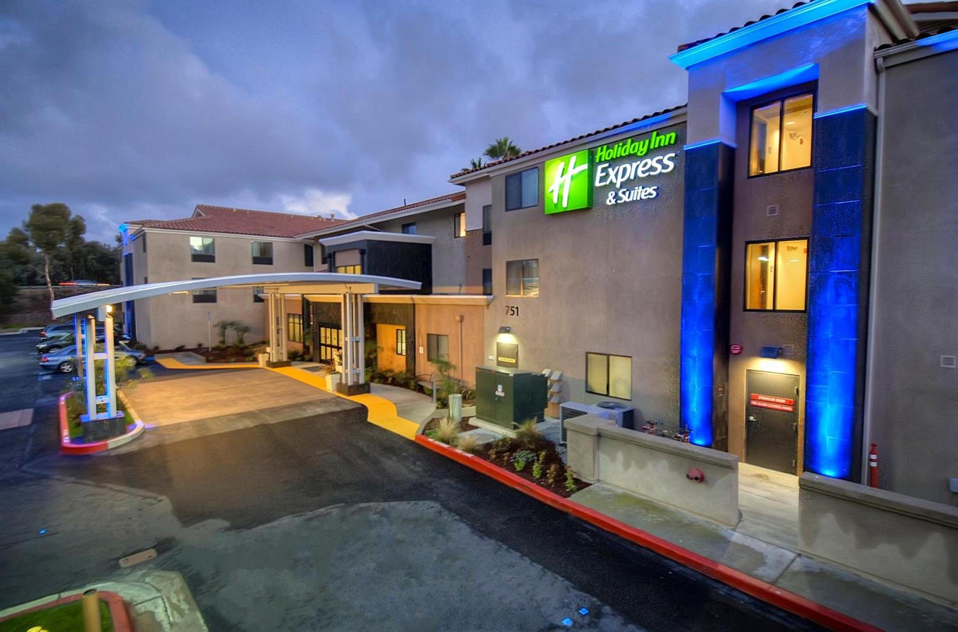 Holiday Inn Express & Suites Carlsbad Beach by IHG photo 1