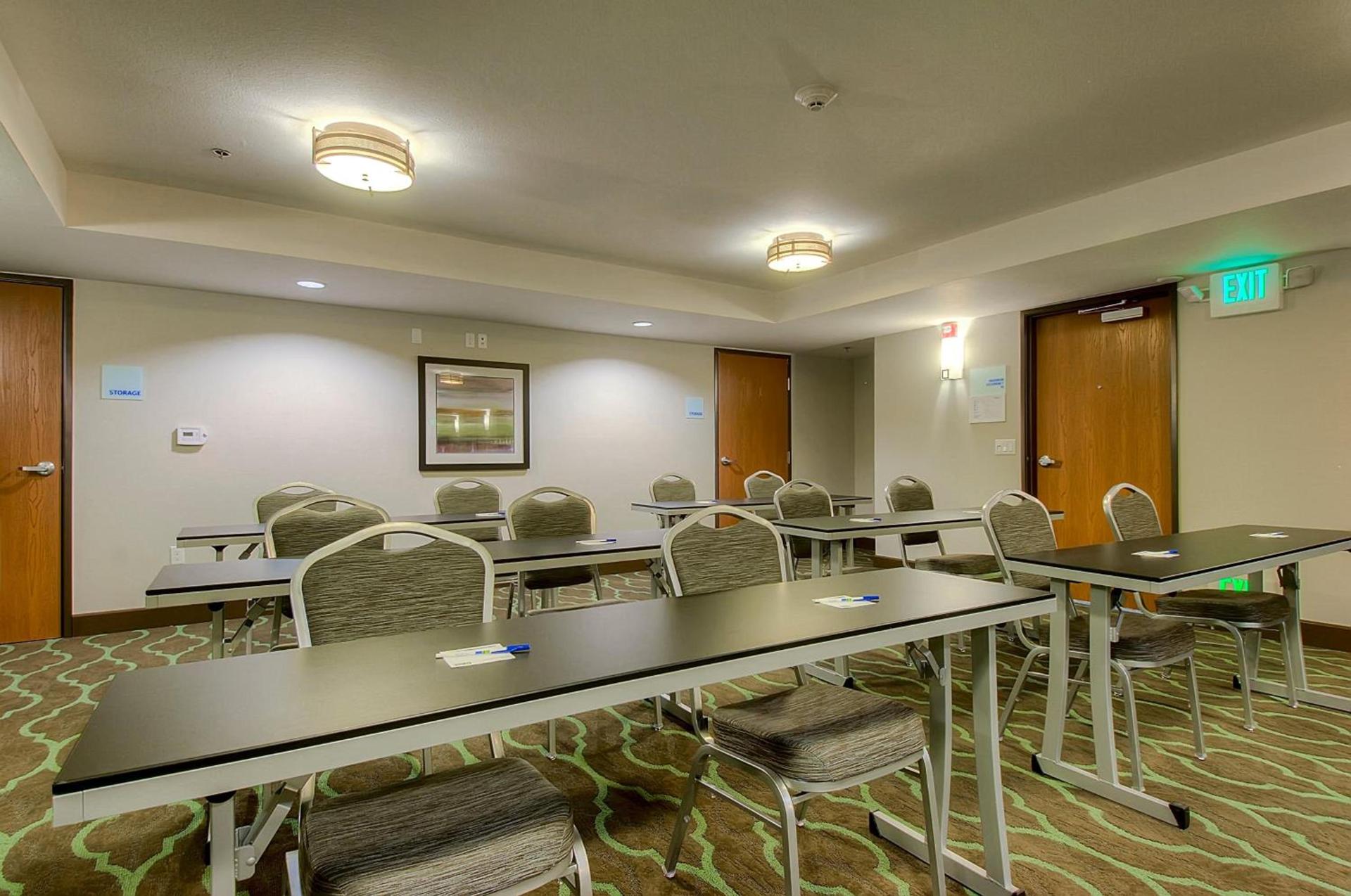 Holiday Inn Express & Suites Carlsbad Beach by IHG photo 21