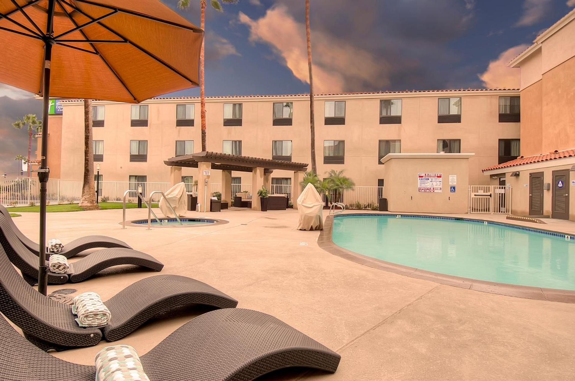 Holiday Inn Express & Suites Carlsbad Beach by IHG photo 20