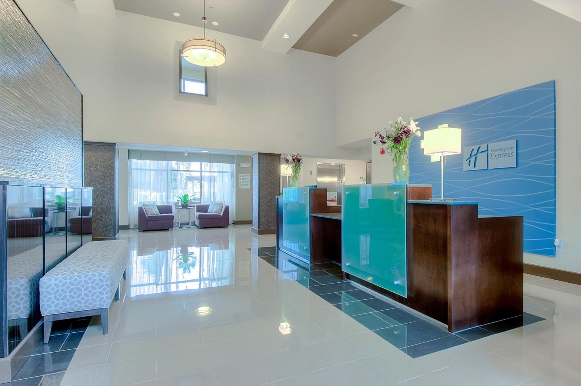 Holiday Inn Express & Suites Carlsbad Beach by IHG photo 13