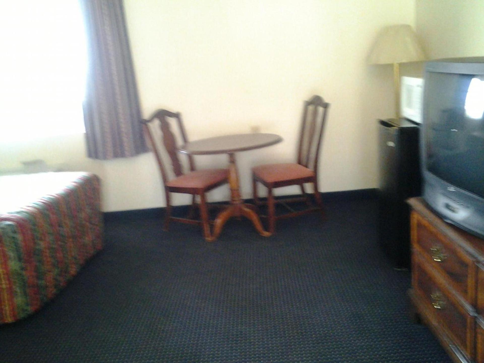 Budget Inn photo 10