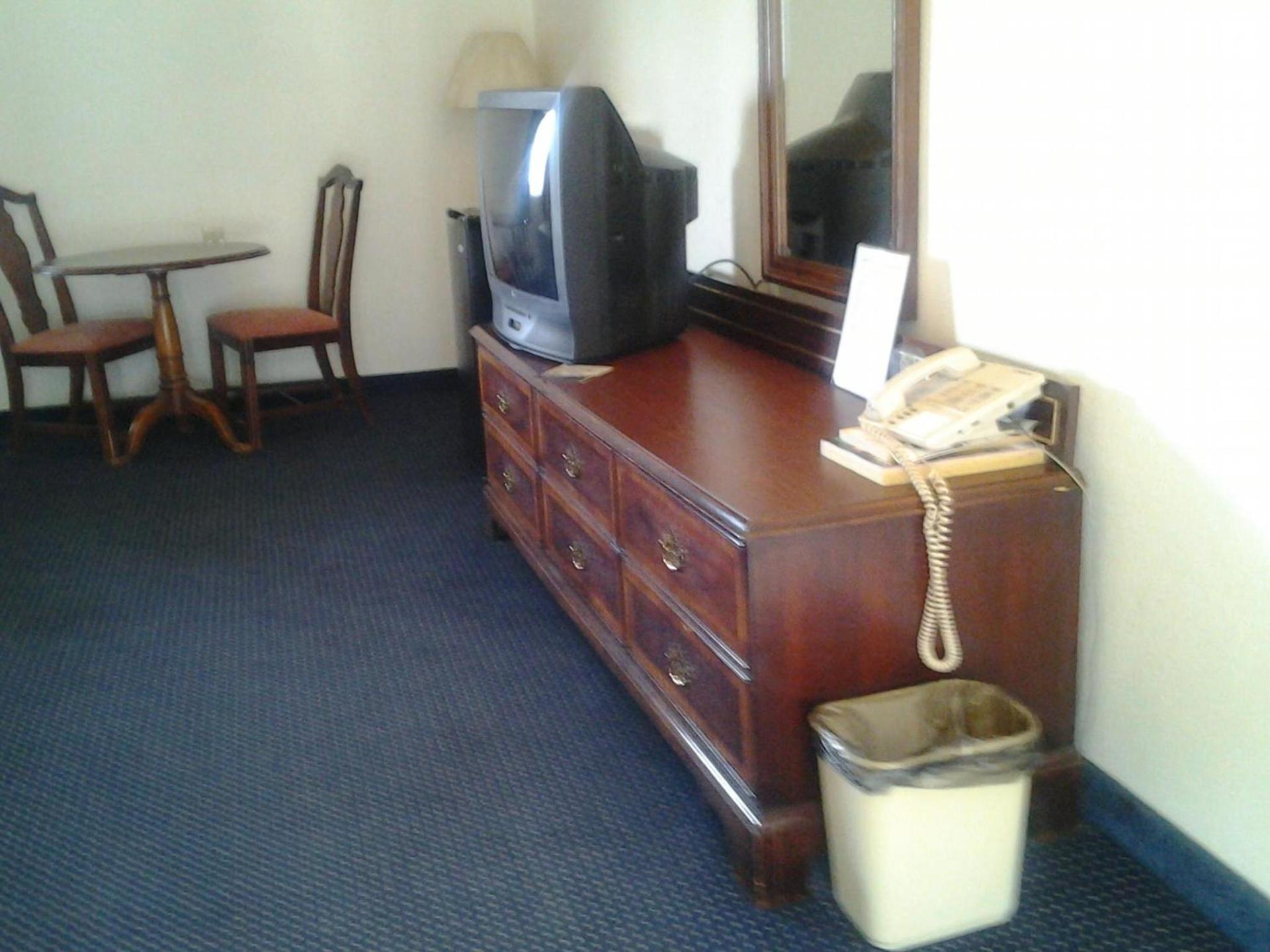 Budget Inn photo 8