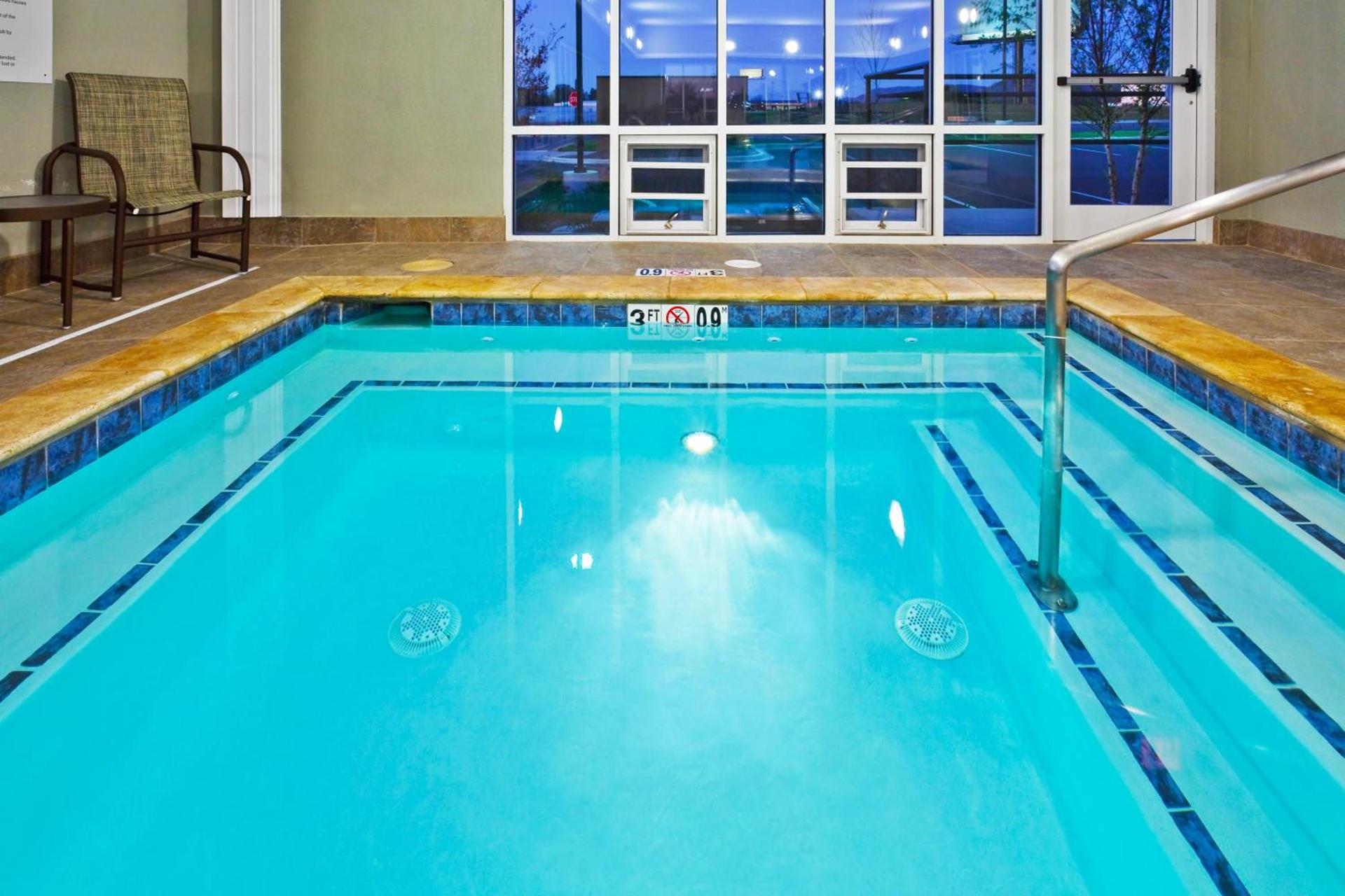 Holiday Inn Express Hotel & Suites Ooltewah Springs - Chattanooga by IHG photo 2