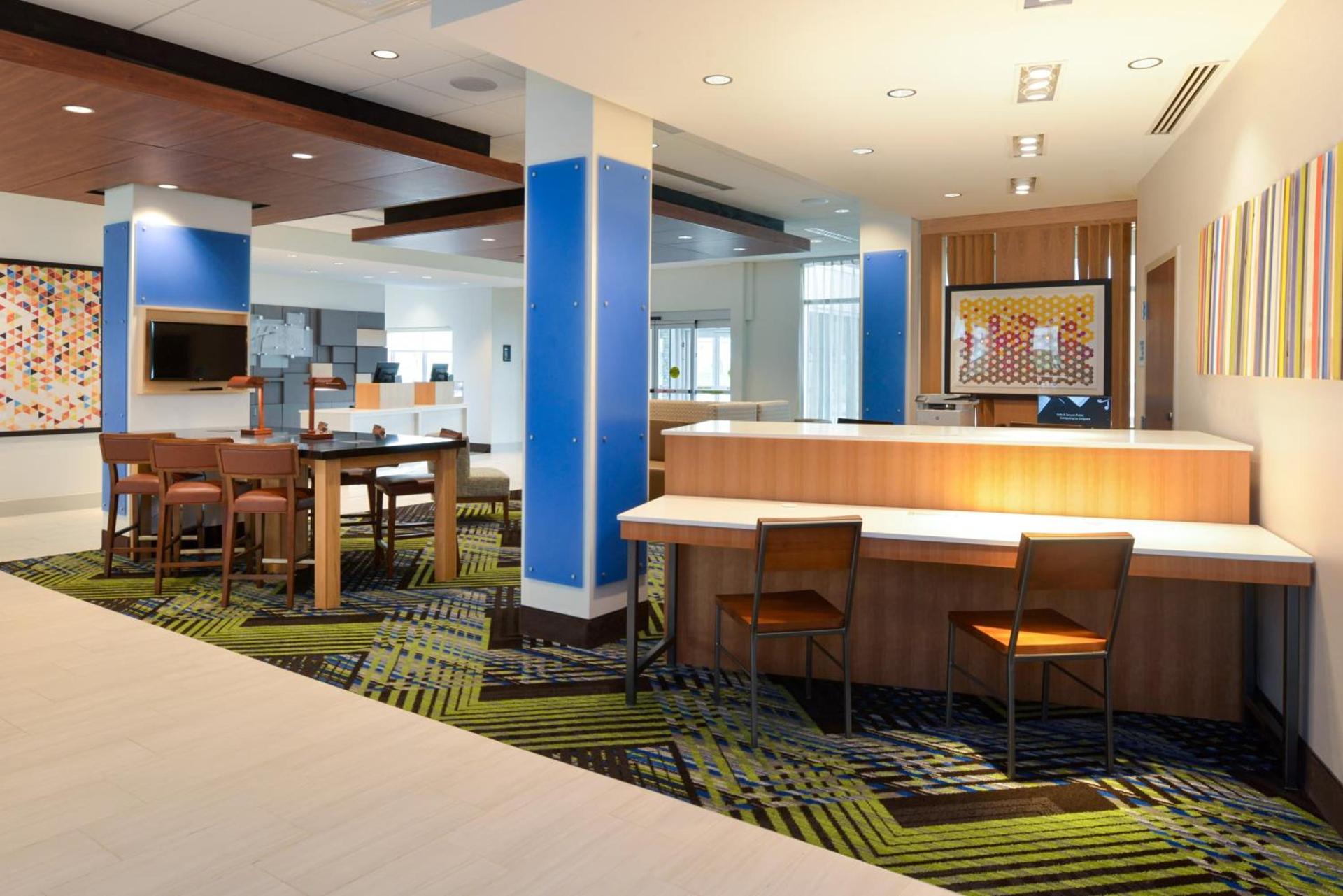Holiday Inn Express & Suites - Ottumwa by IHG photo 28
