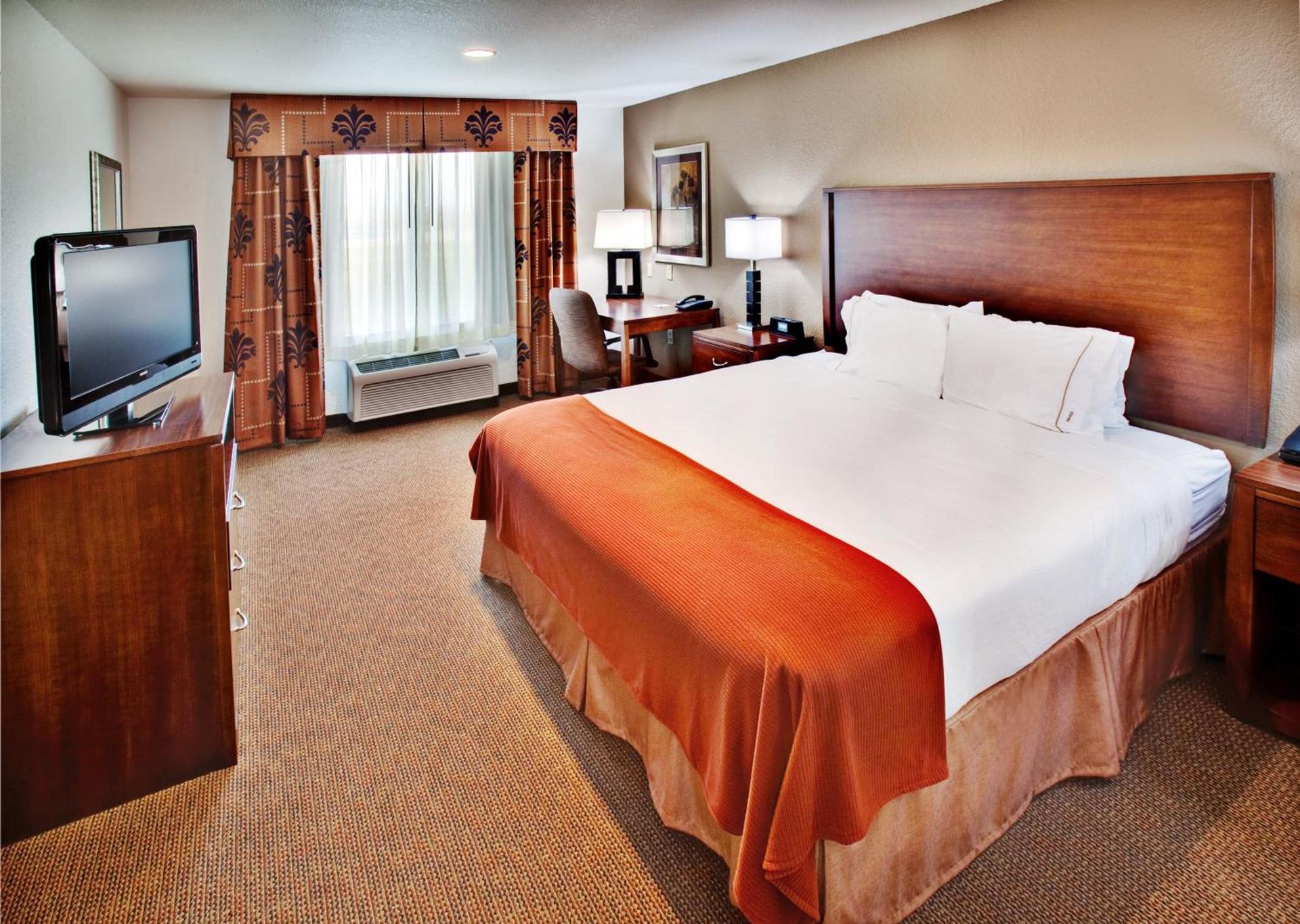 Holiday Inn Express Hotel & Suites - Dubuque West by IHG photo 28