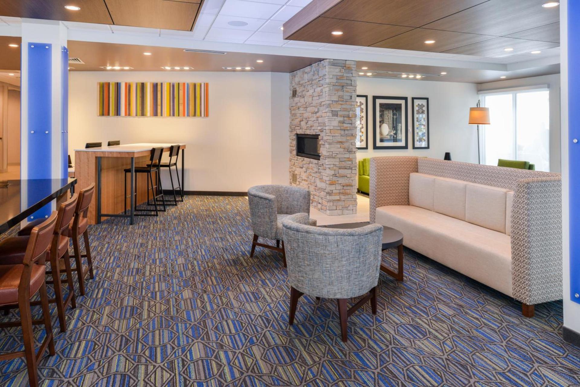 Holiday Inn Express & Suites - Ogallala by IHG photo 8