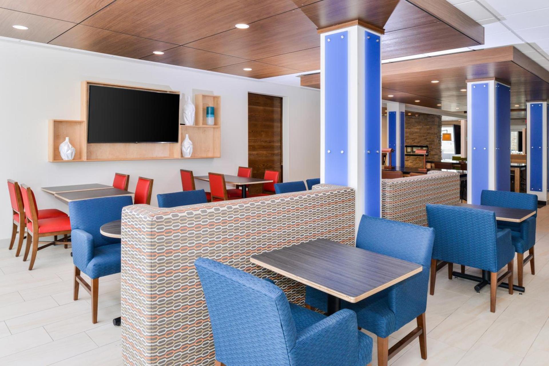 Holiday Inn Express & Suites - Ogallala by IHG photo 40