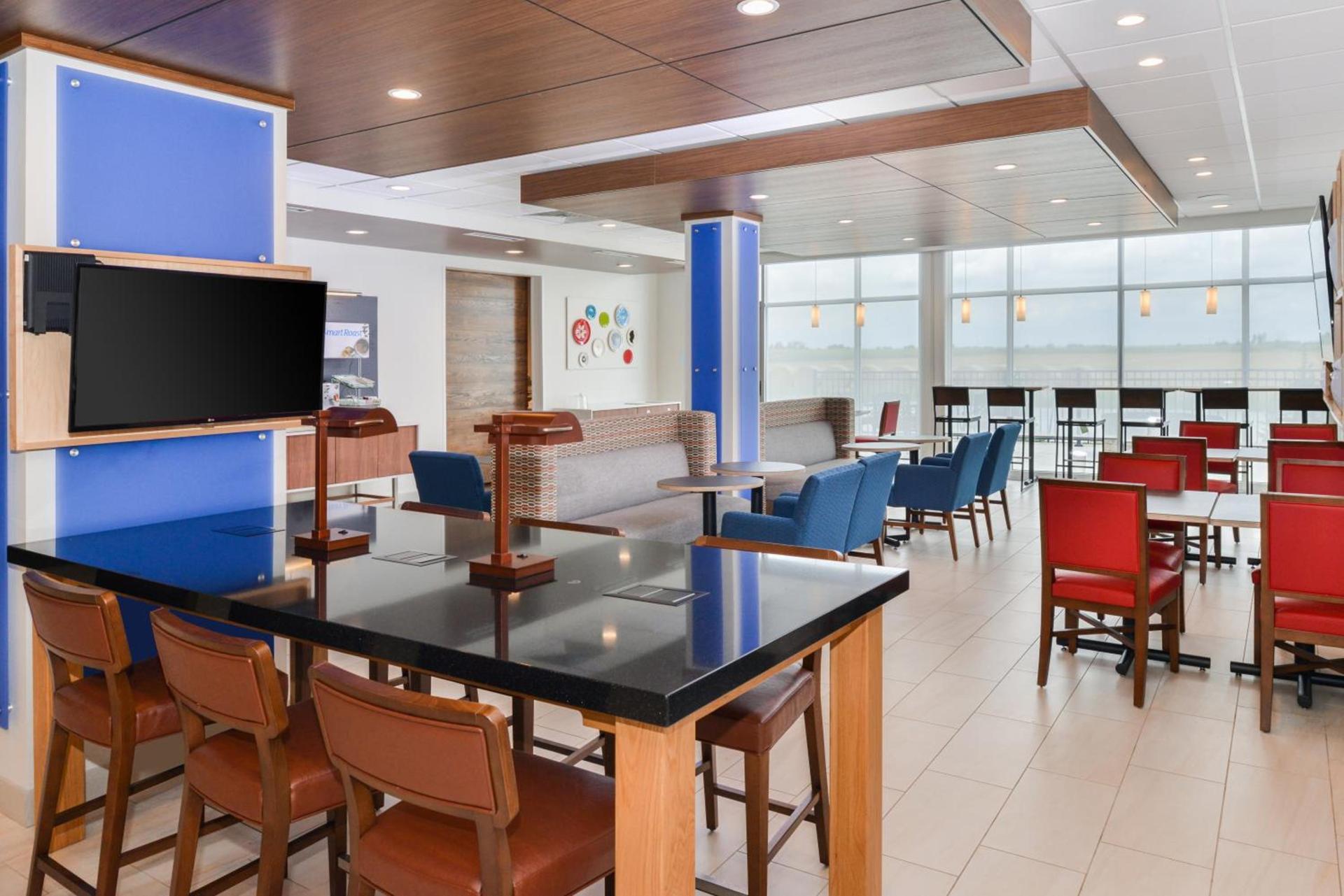 Holiday Inn Express & Suites - Ogallala by IHG photo 10
