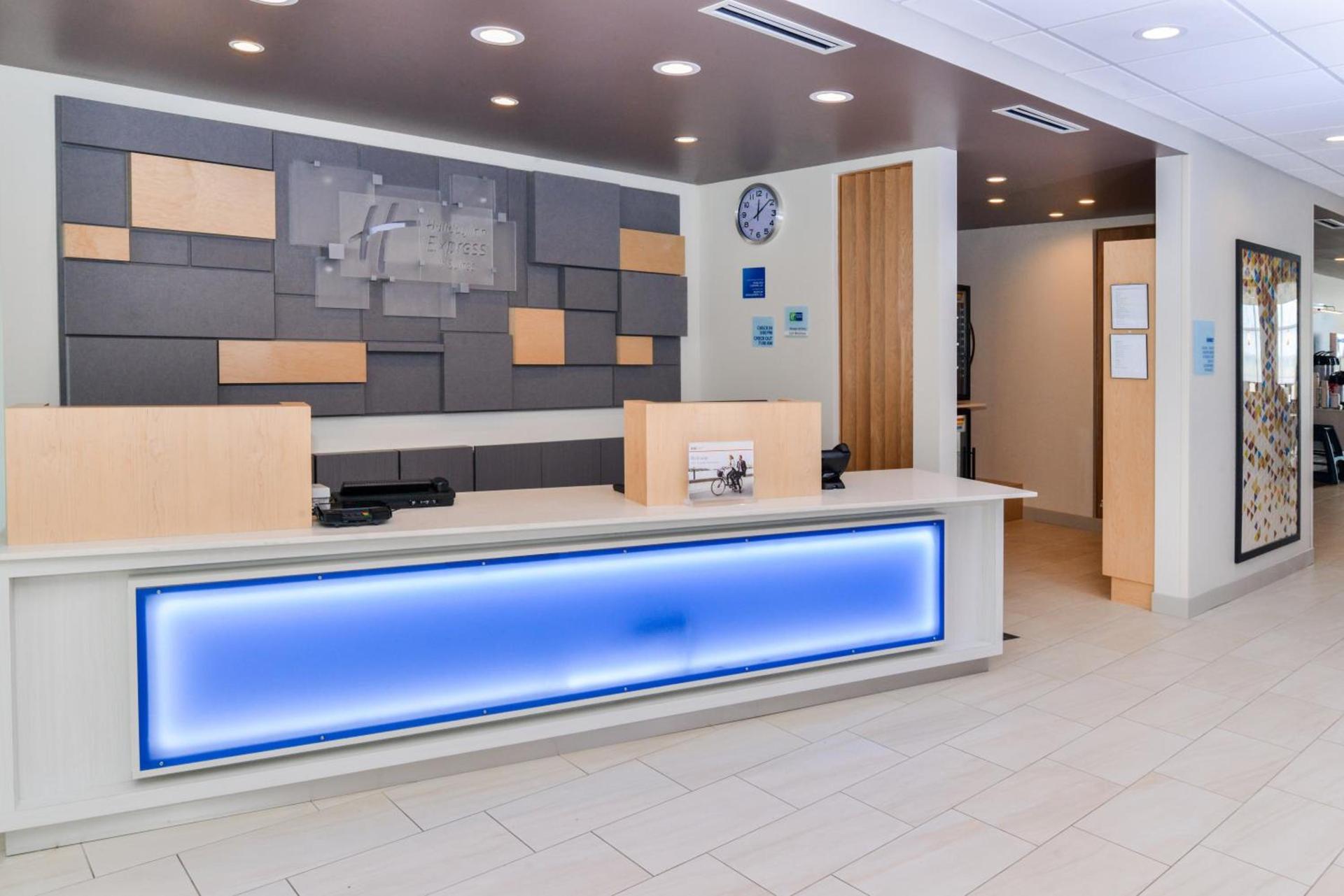 Holiday Inn Express & Suites - Ogallala by IHG photo 17
