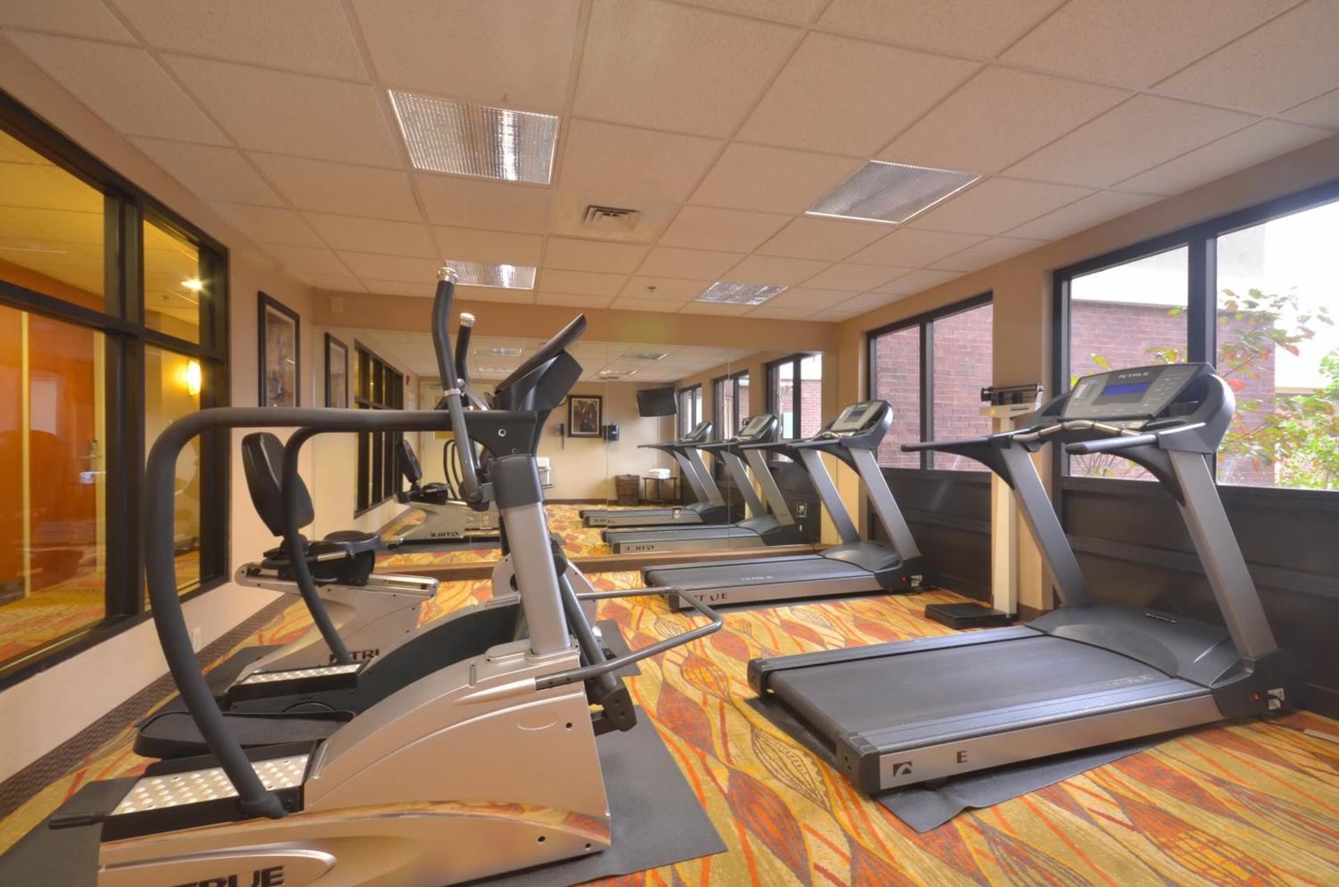 Holiday Inn Express & Suites Pine Bluff/Pines Mall by IHG photo 4