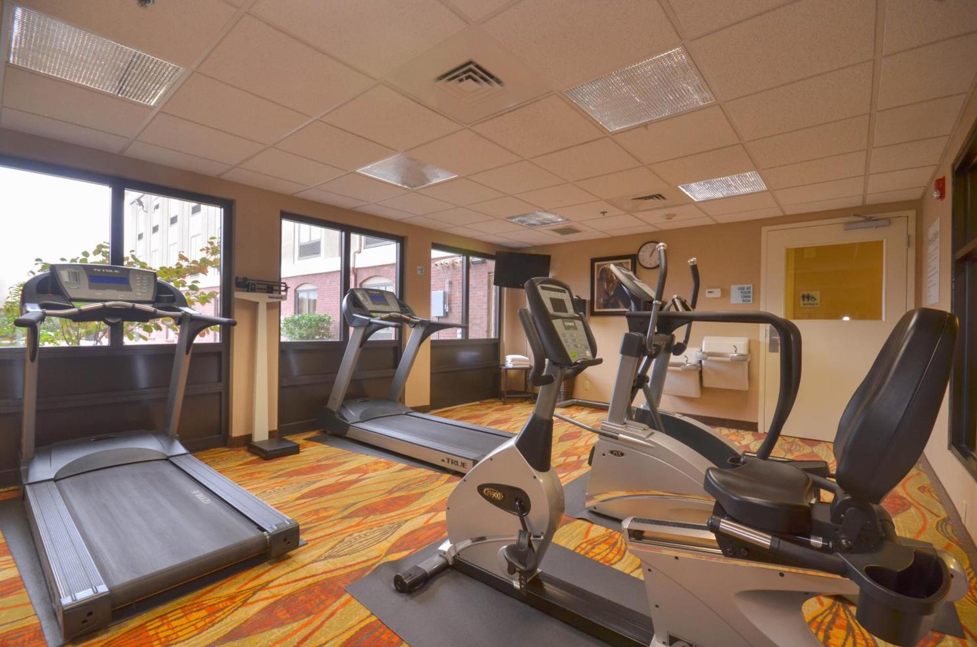 Holiday Inn Express & Suites Pine Bluff/Pines Mall by IHG photo 12