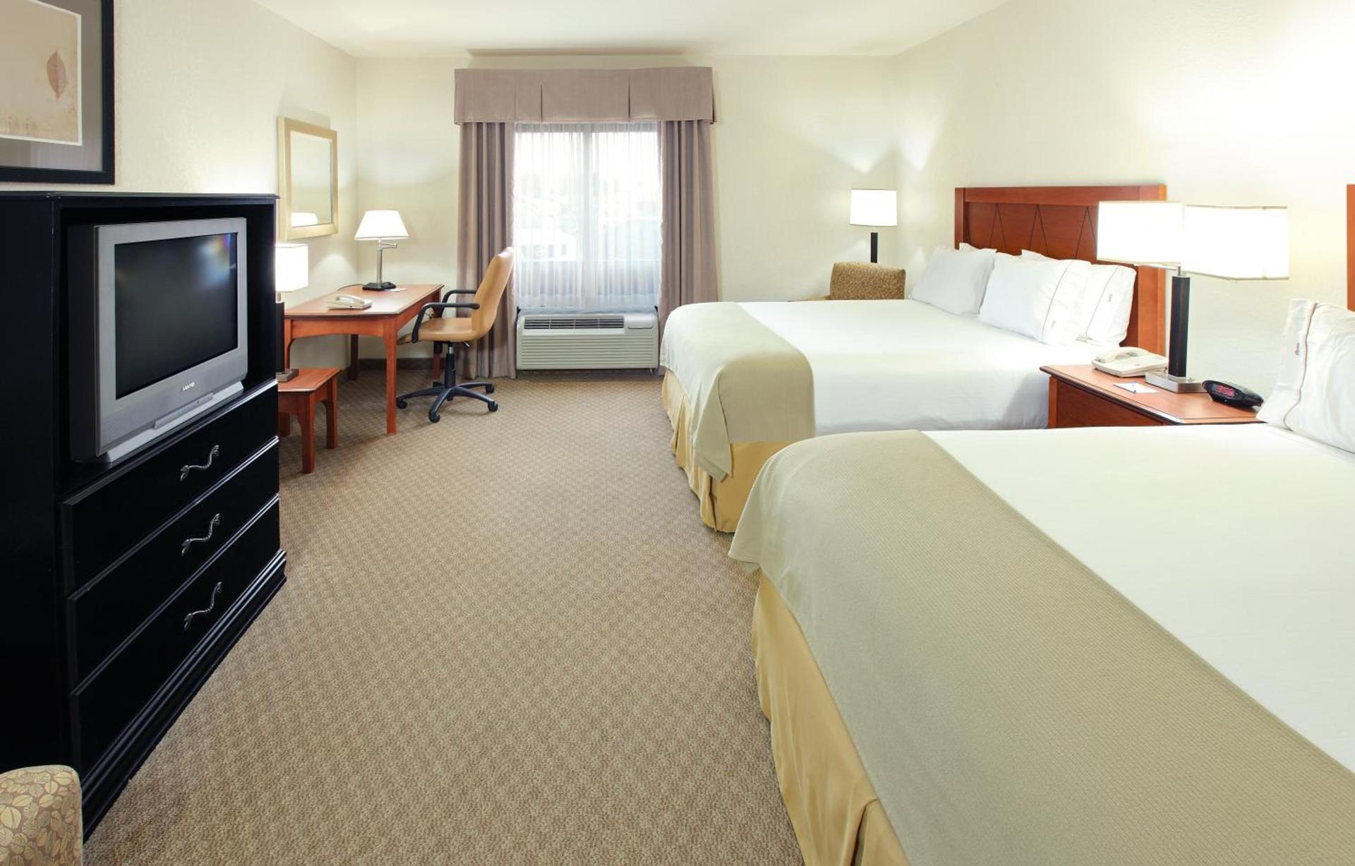 Holiday Inn Express & Suites Pine Bluff/Pines Mall by IHG photo 29