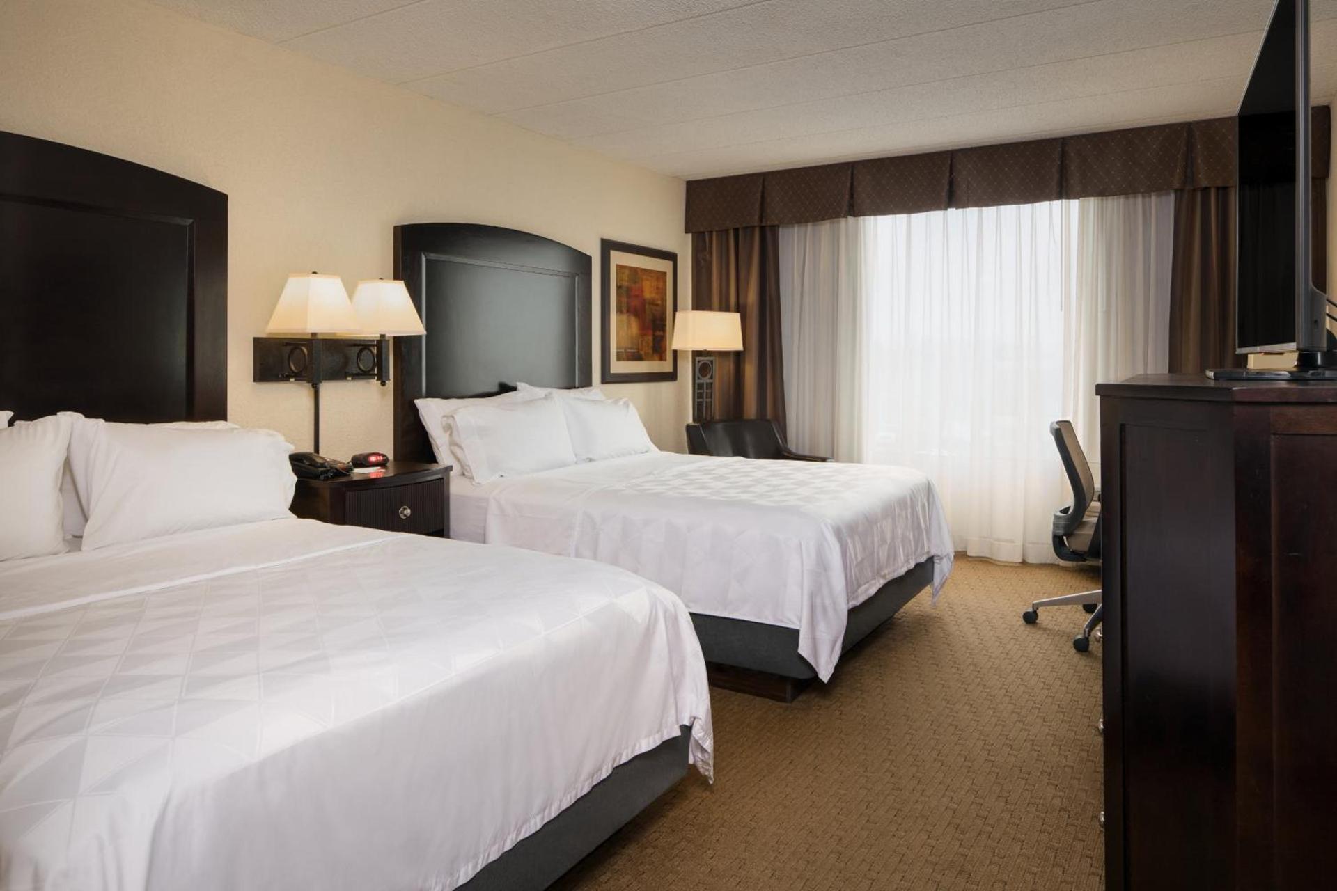Holiday Inn and Suites Charleston West by IHG photo 37
