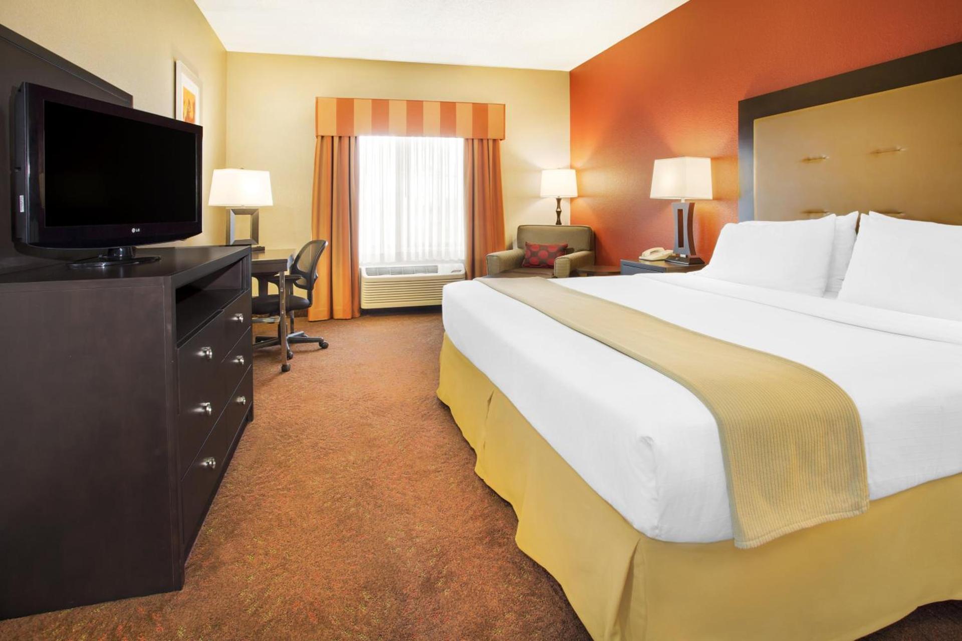 Muncie Place Hotel & Suites photo 20