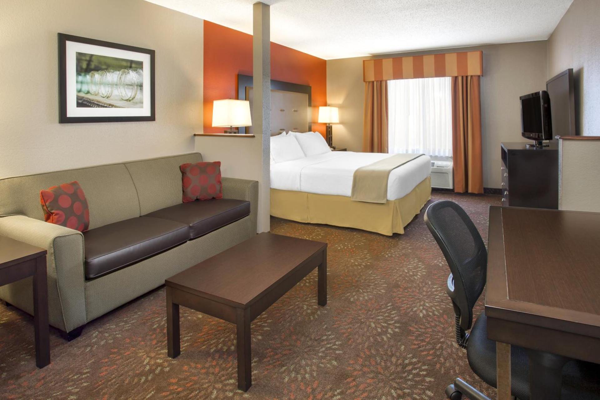 Muncie Place Hotel & Suites photo 23