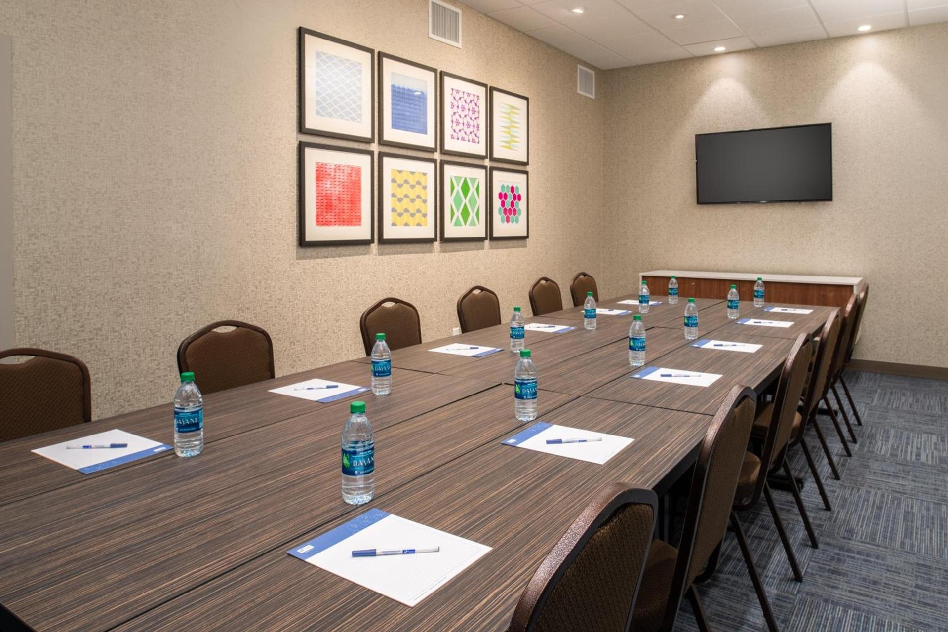 Holiday Inn Express & Suites - Camas by IHG photo 12