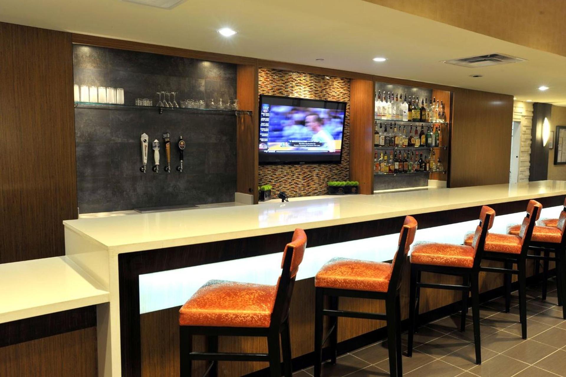 Holiday Inn and Suites Charleston West by IHG photo 30