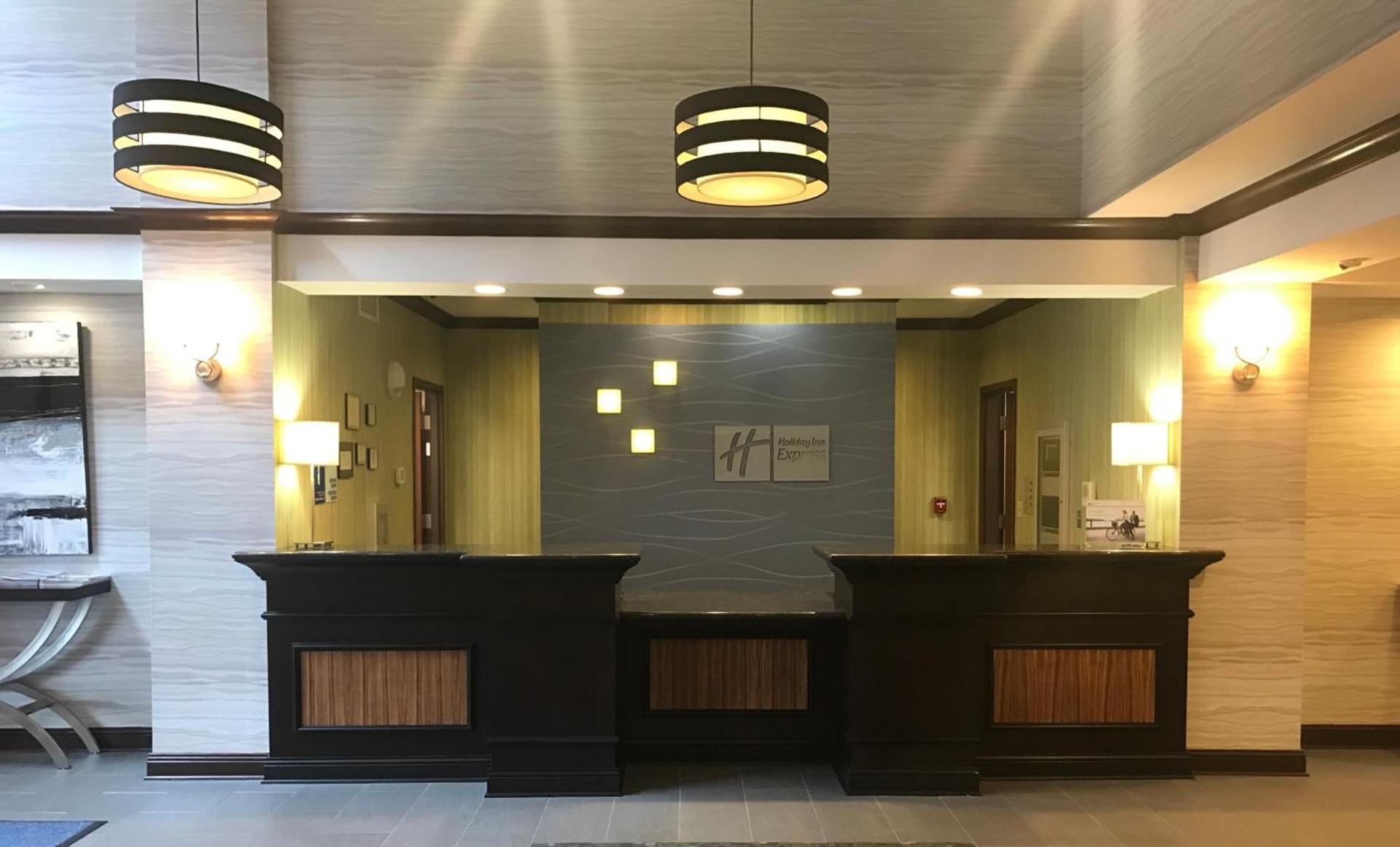 Holiday Inn Express & Suites Morton Peoria Area by IHG photo 4