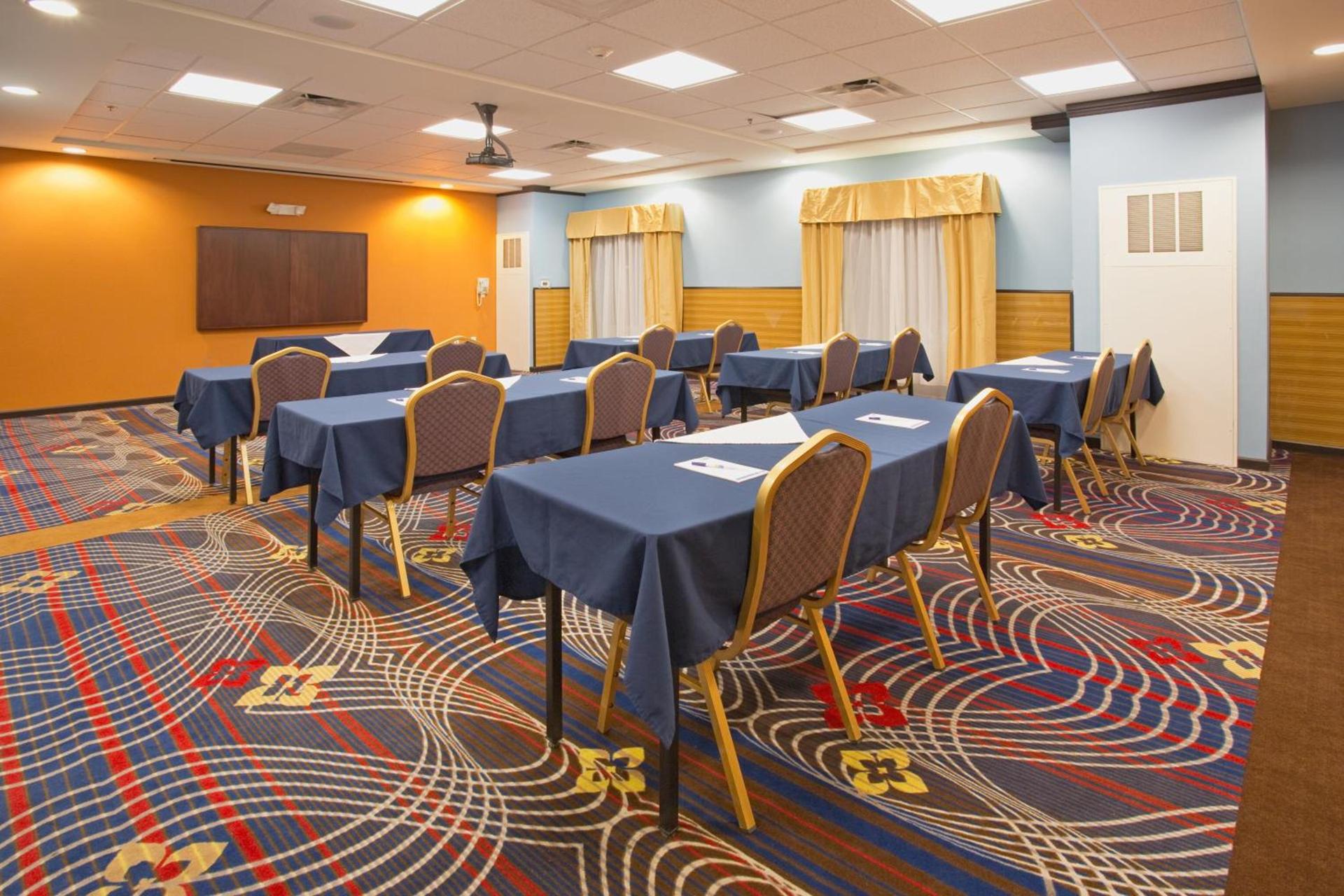 Holiday Inn Express & Suites Denver North - Thornton by IHG photo 17