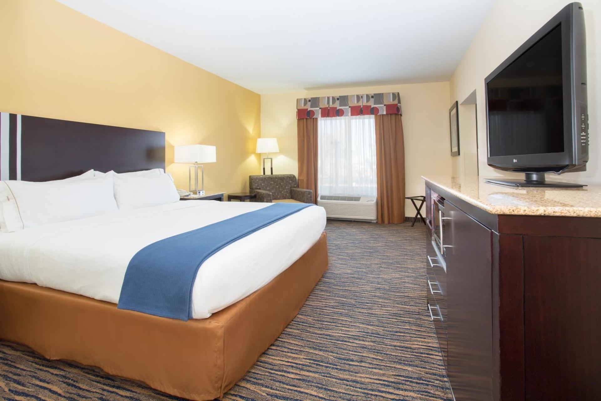 Holiday Inn Express & Suites Denver North - Thornton by IHG photo 49