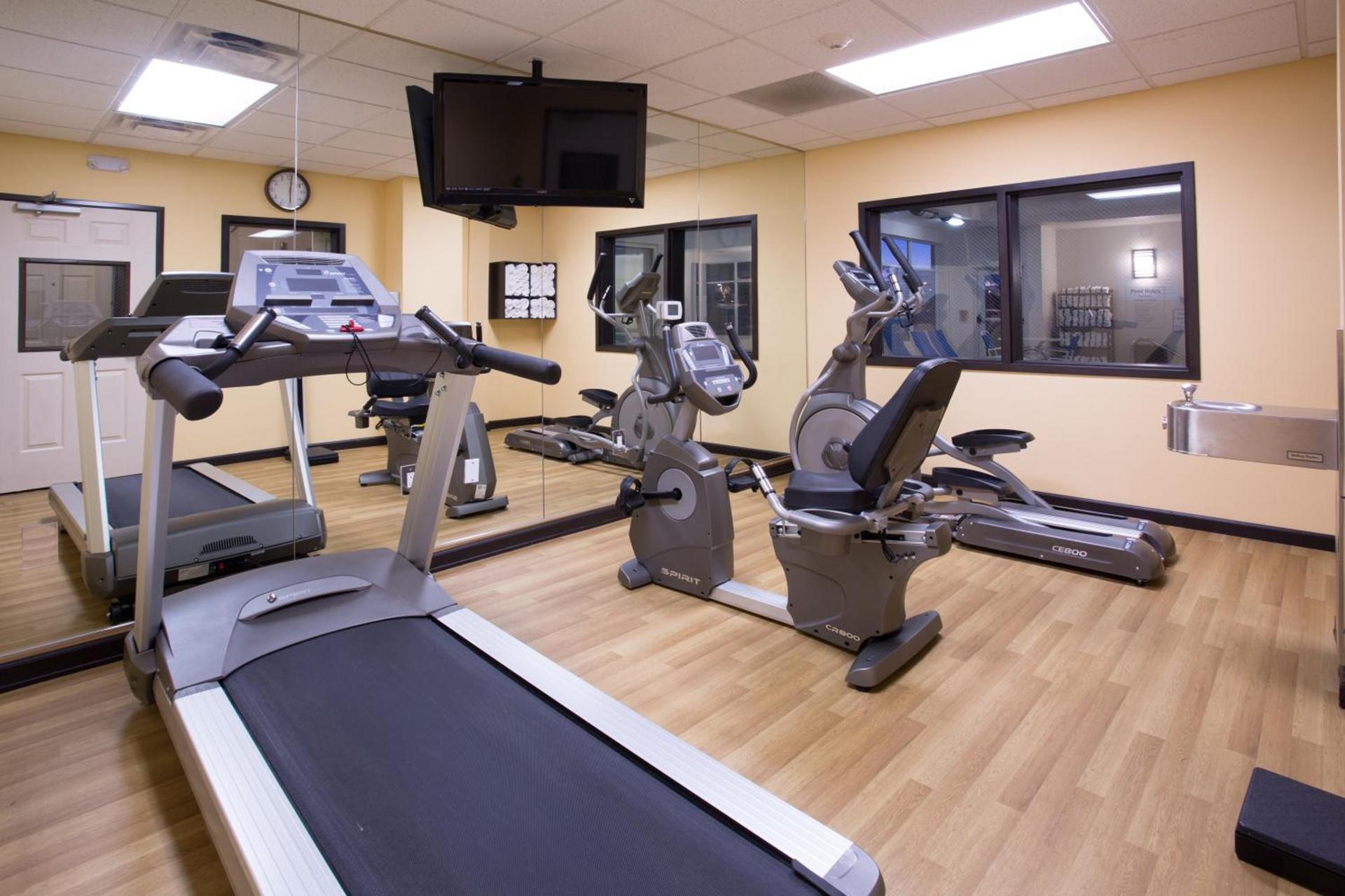 Holiday Inn Express & Suites Denver North - Thornton by IHG photo 8