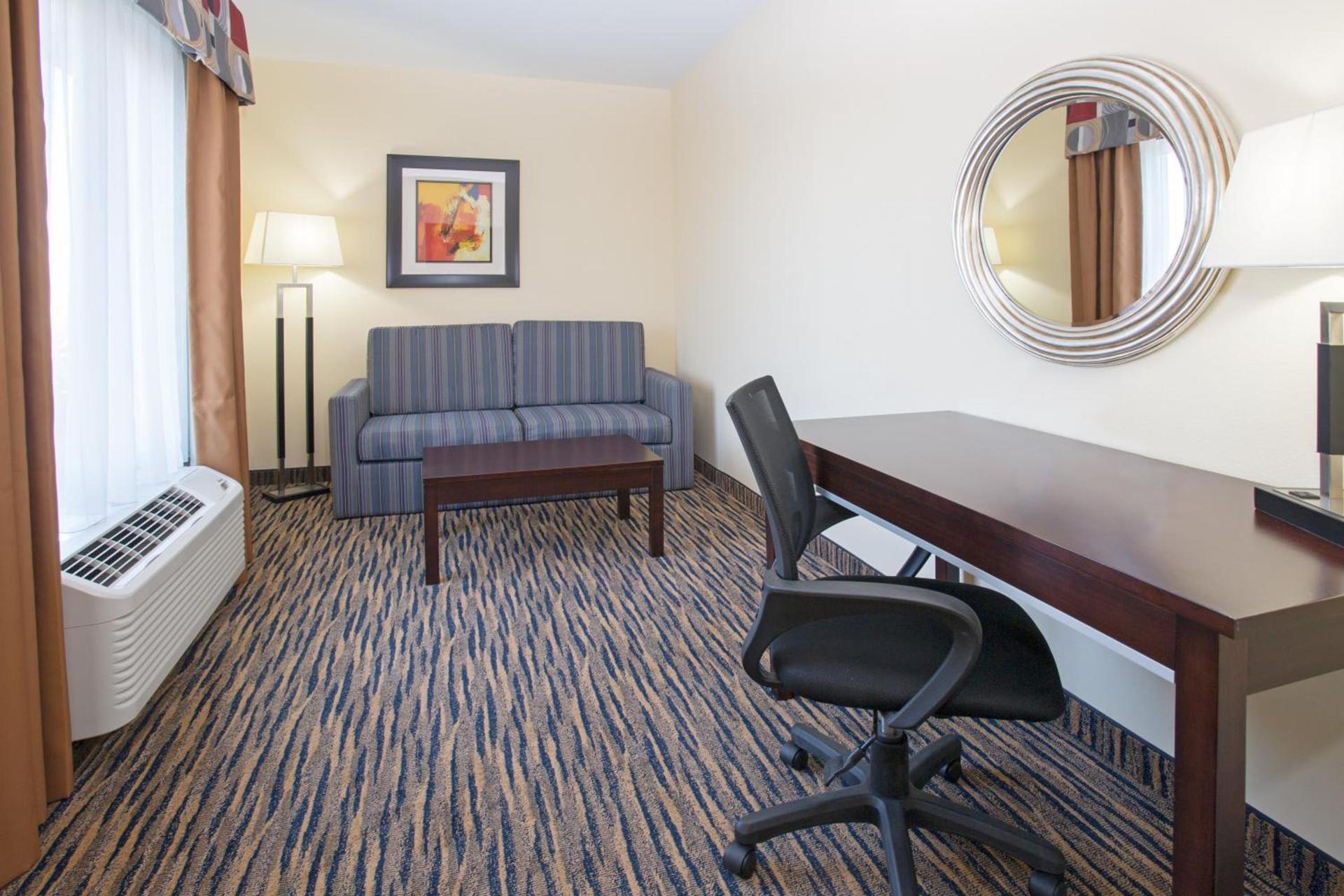 Holiday Inn Express & Suites Denver North - Thornton by IHG photo 40