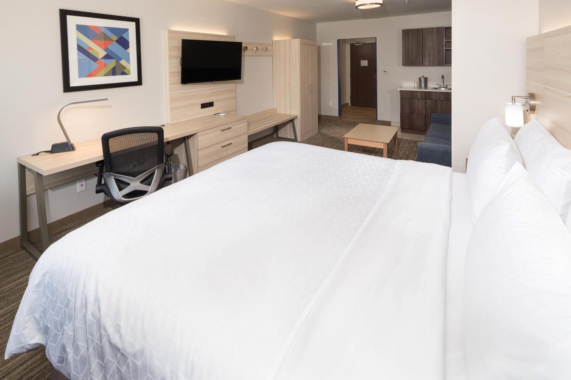Holiday Inn Express & Suites - Portage by IHG photo 40