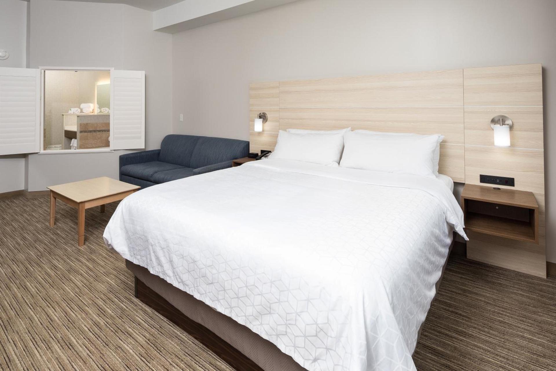Holiday Inn Express & Suites - Portage by IHG photo 41