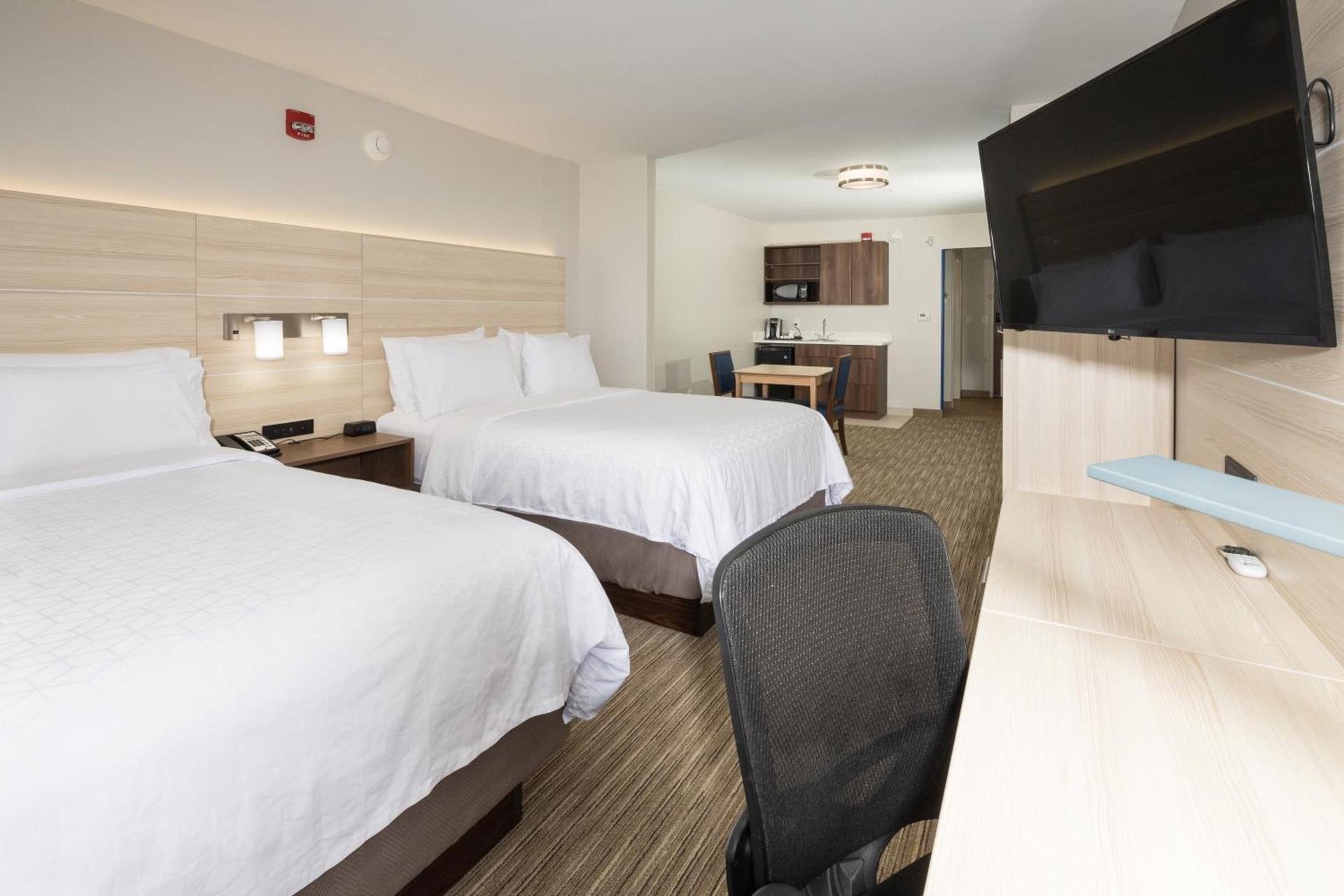 Holiday Inn Express & Suites - Portage by IHG photo 34