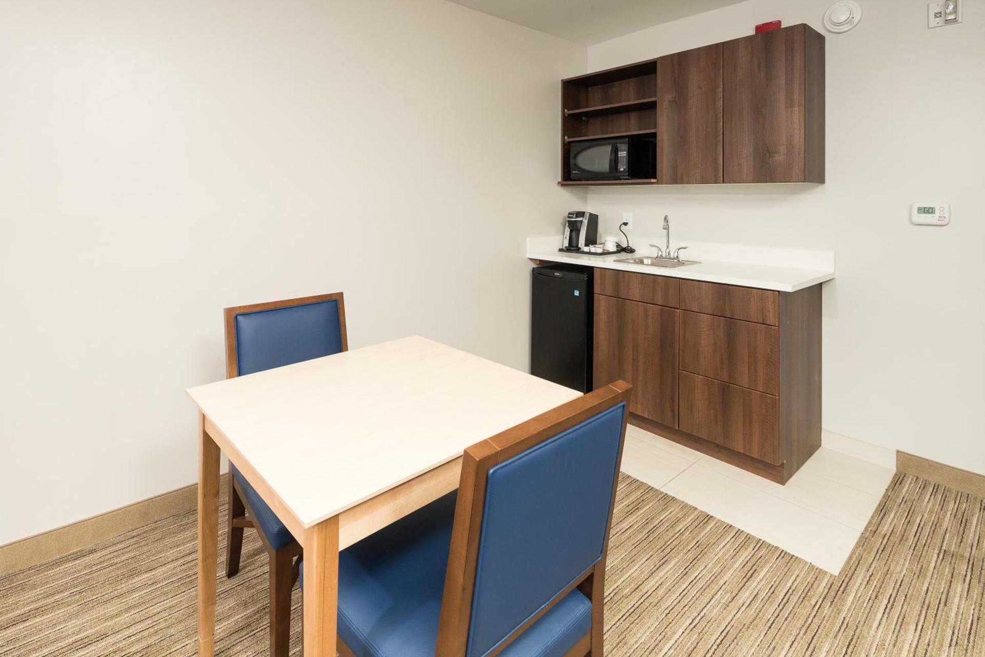 Holiday Inn Express & Suites - Portage by IHG photo 37