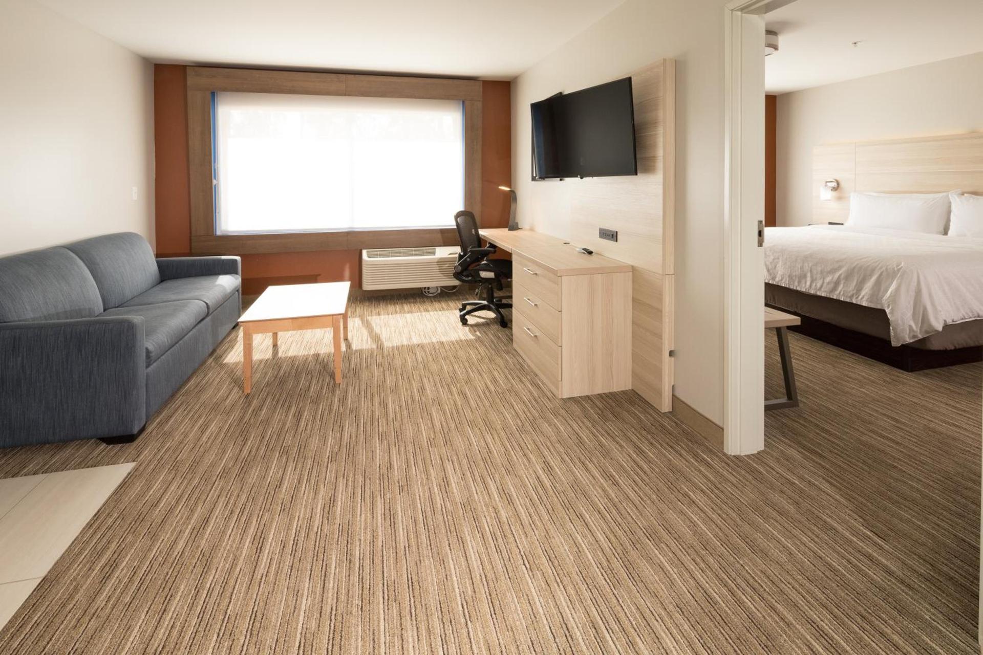 Holiday Inn Express & Suites - Portage by IHG photo 35