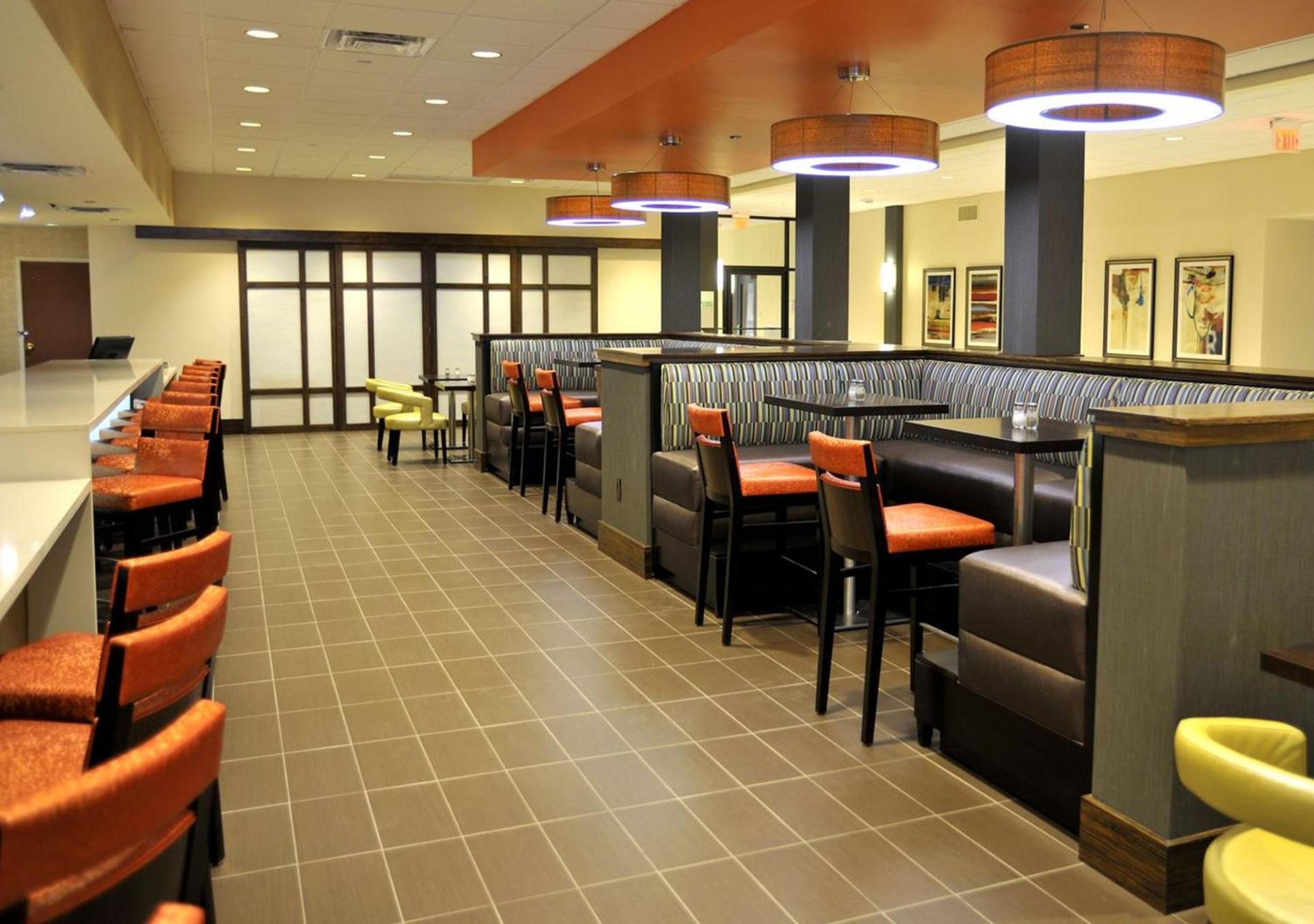 Holiday Inn and Suites Charleston West by IHG photo 46