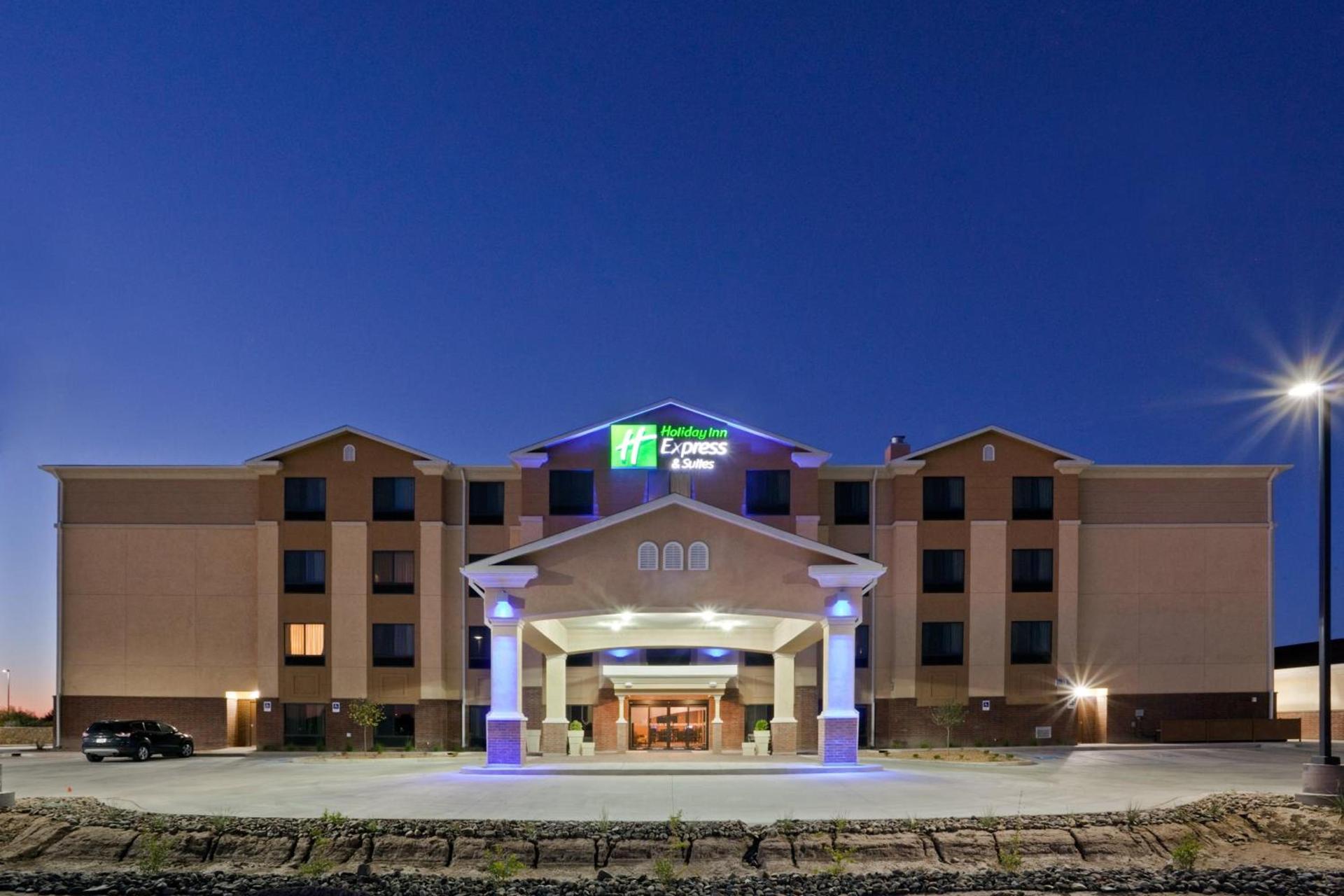 Holiday Inn Express & Suites Deming Mimbres Valley by IHG photo 33