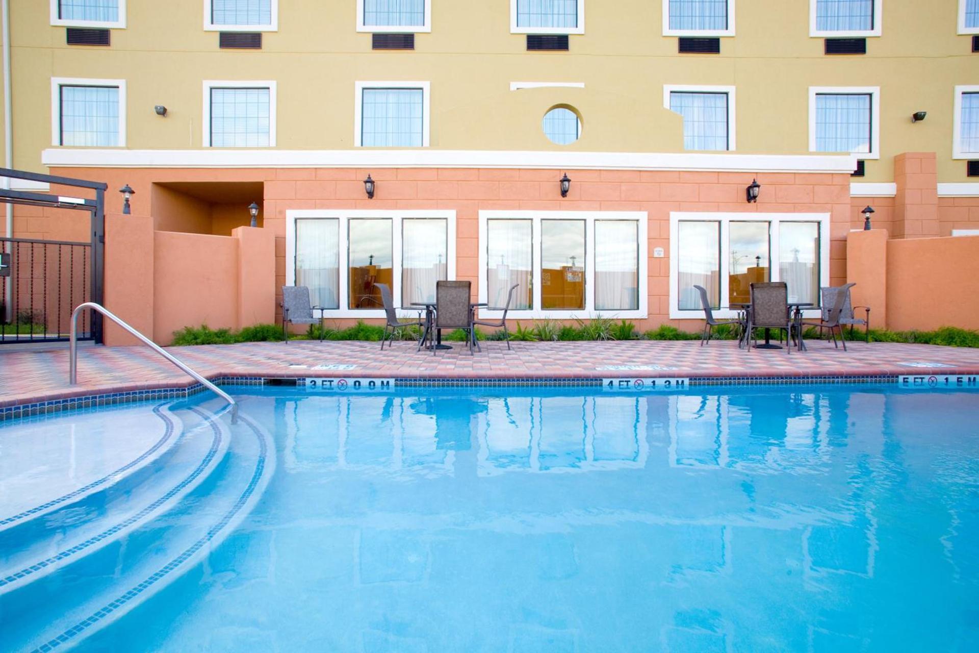Holiday Inn Express & Suites - Jourdanton-Pleasanton by IHG photo 9