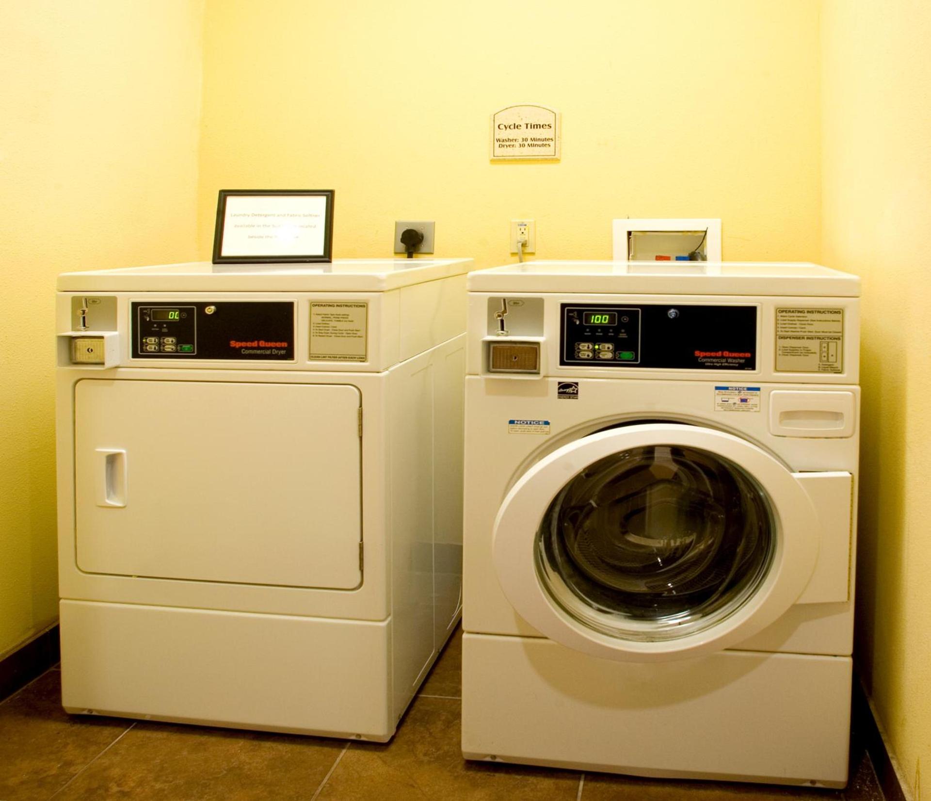 Holiday Inn Express & Suites - Jourdanton-Pleasanton by IHG photo 4