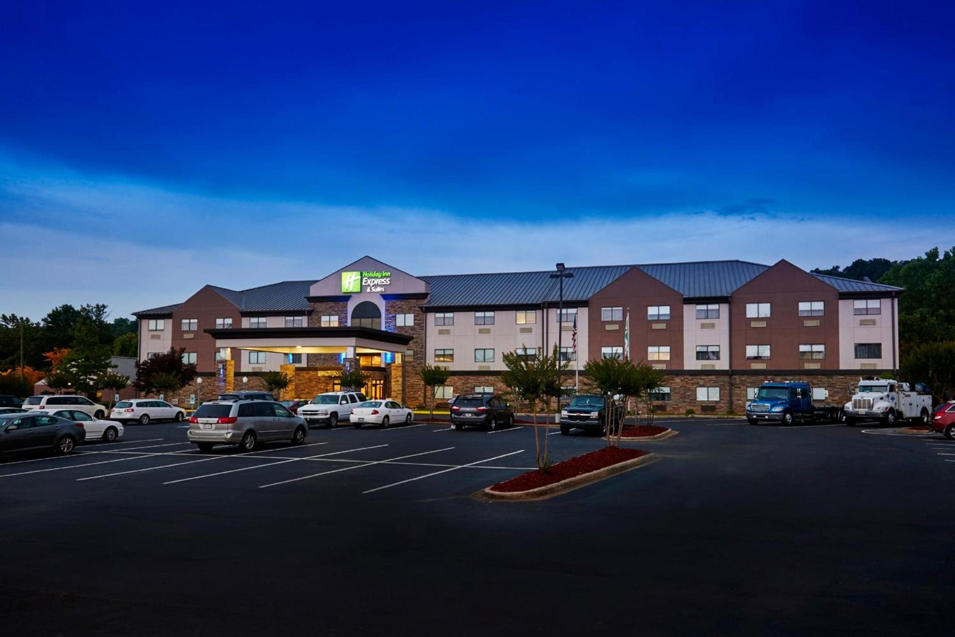 Holiday Inn Express & Suites Birmingham South - Pelham by IHG — hotel in Pelham