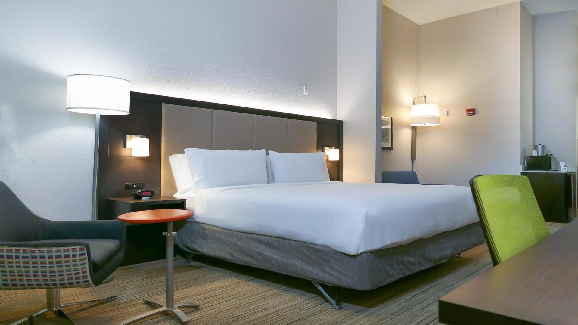 Holiday Inn Express St. Petersburg North / I-275 by IHG photo 10