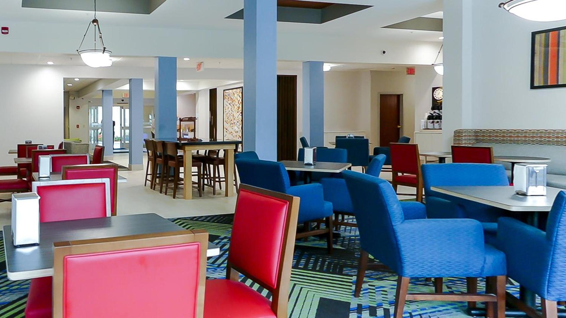 Holiday Inn Express St. Petersburg North / I-275 by IHG photo 4