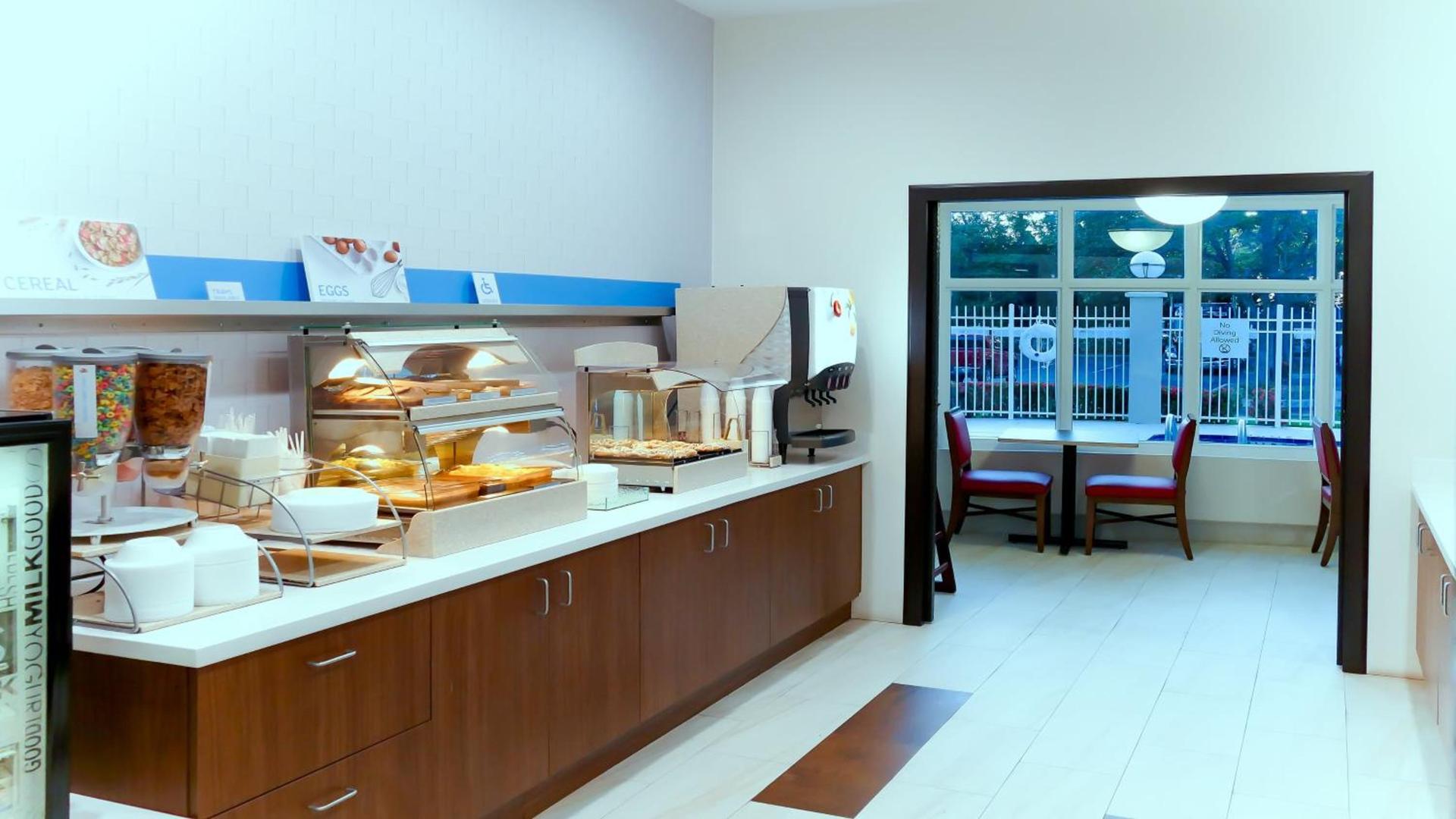 Holiday Inn Express St. Petersburg North / I-275 by IHG photo 16