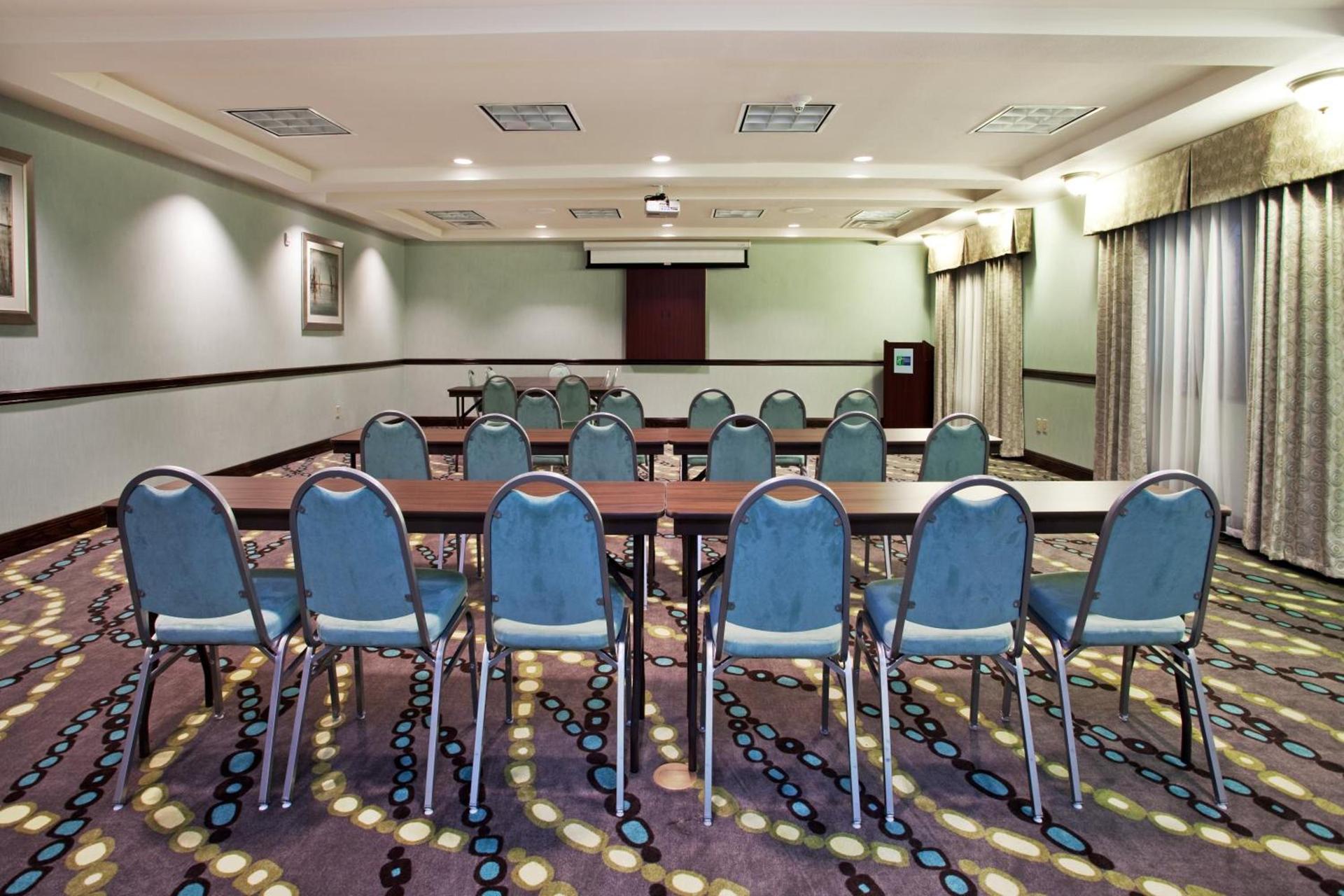 Holiday Inn Express Hotel & Suites Picayune by IHG photo 27