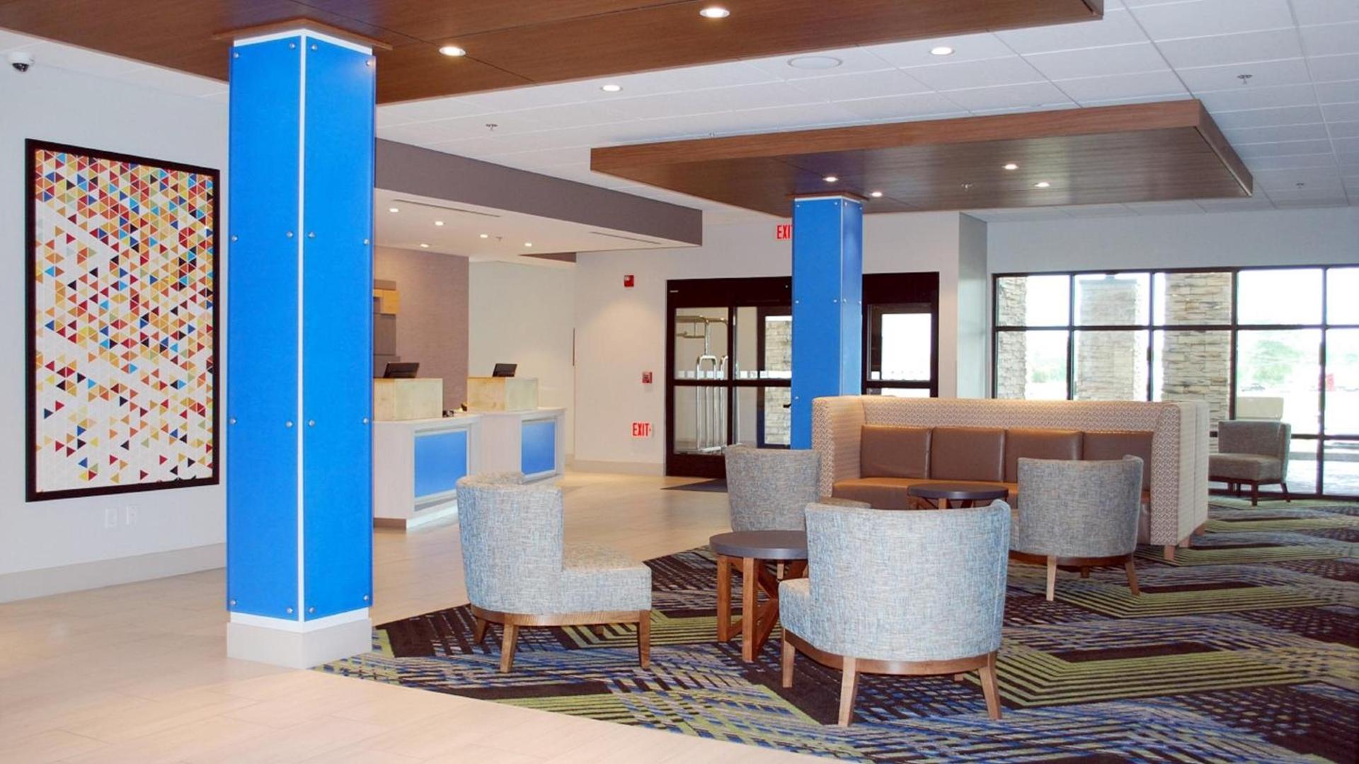 Holiday Inn Express & Suites White Hall by IHG photo 4