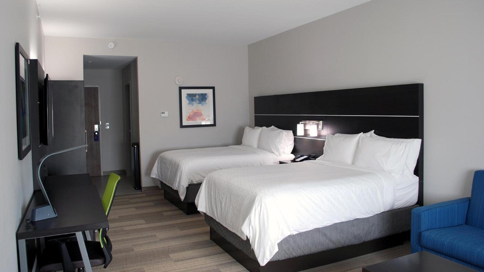 Holiday Inn Express & Suites White Hall by IHG photo 26
