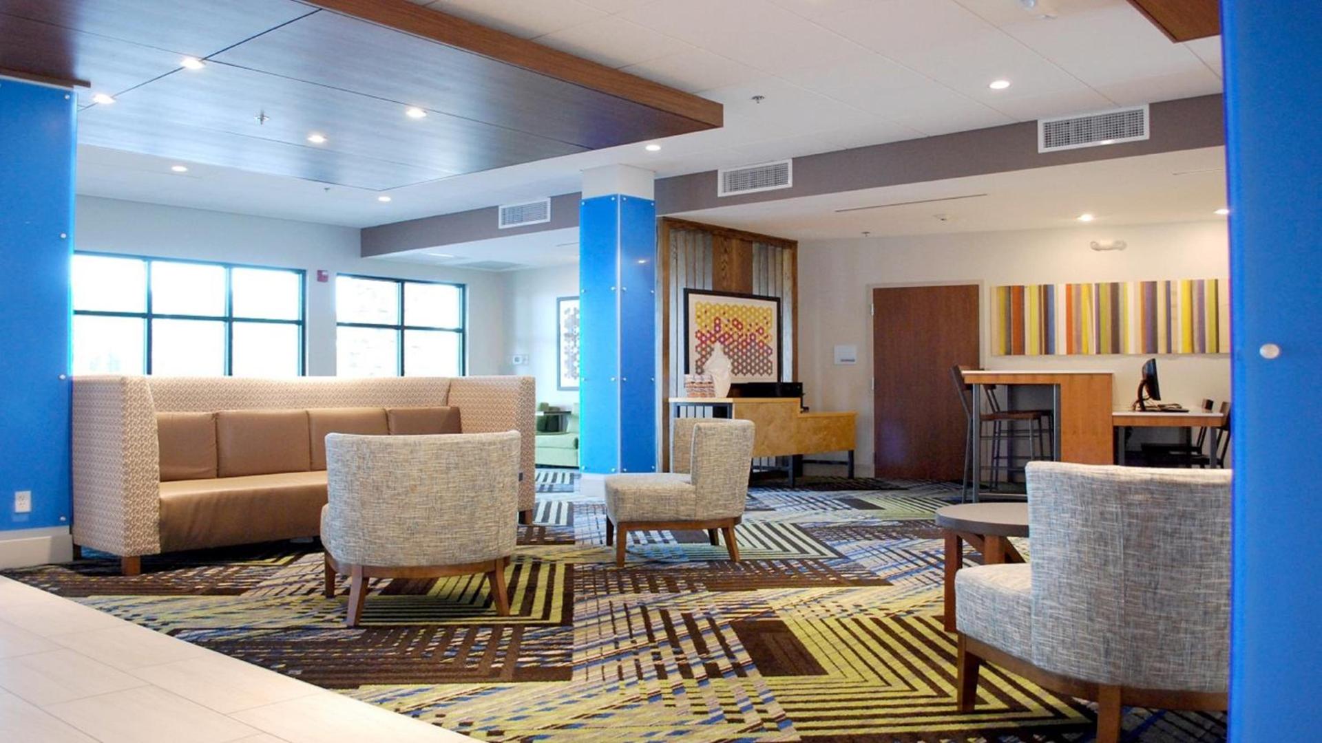 Holiday Inn Express & Suites White Hall by IHG photo 19