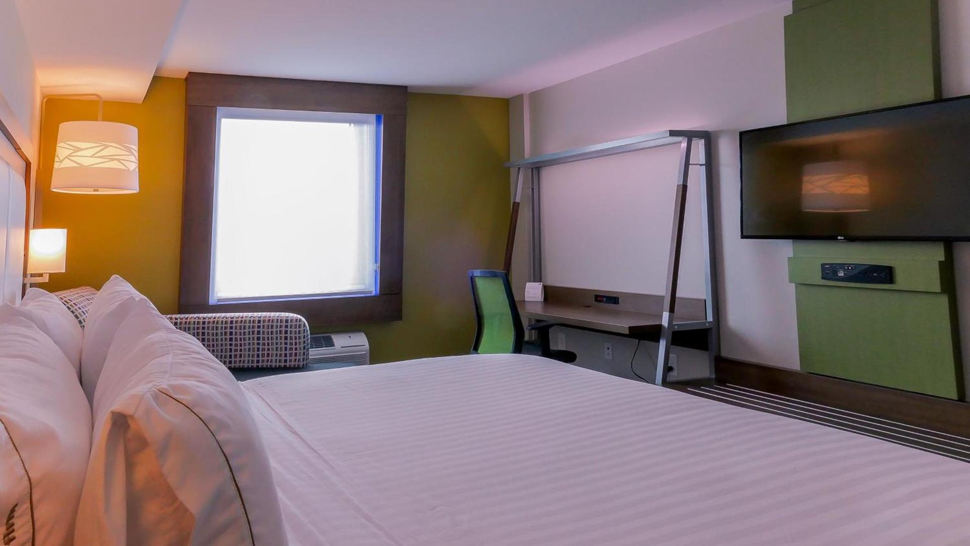 Holiday Inn Express & Suites Miami Airport East by IHG photo 54