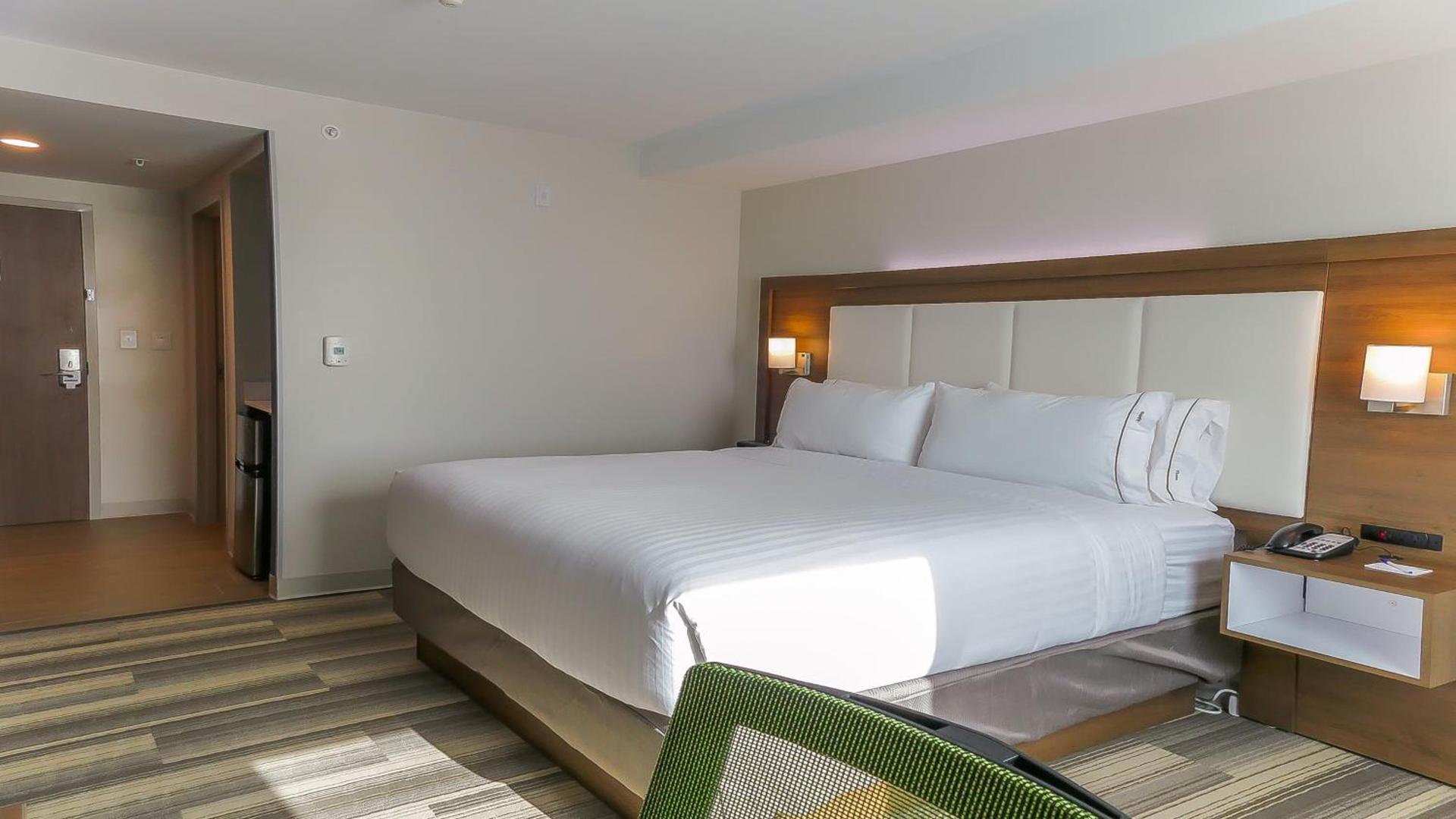 Holiday Inn Express & Suites Miami Airport East by IHG photo 59