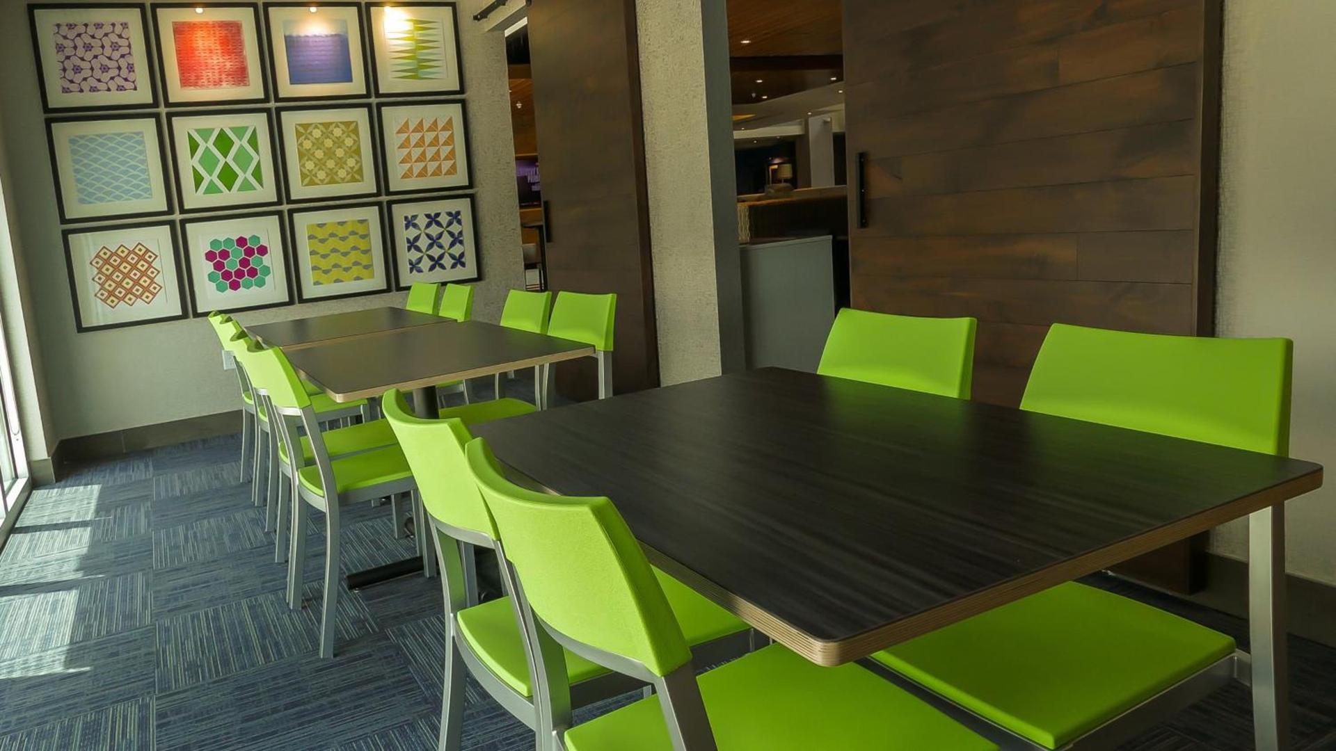 Holiday Inn Express & Suites Miami Airport East by IHG photo 5