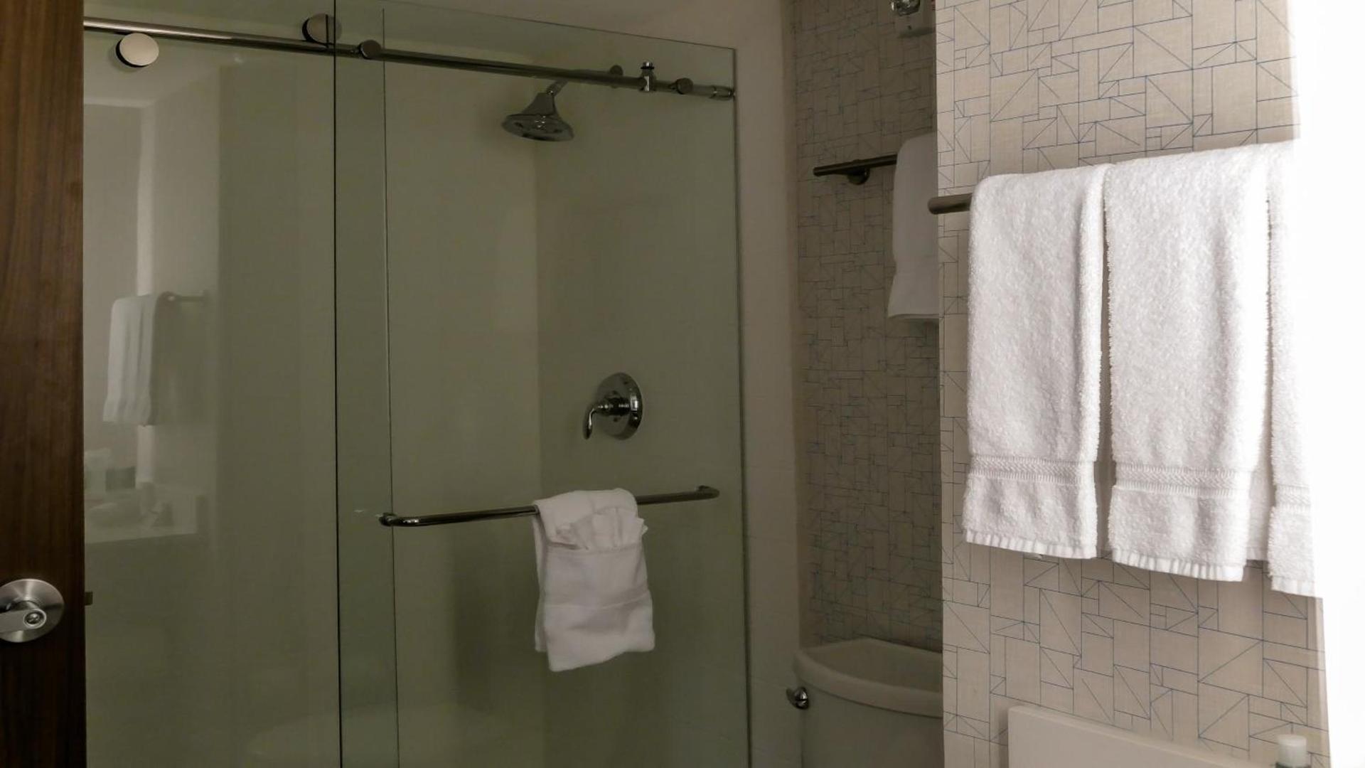 Holiday Inn Express & Suites Miami Airport East by IHG photo 8